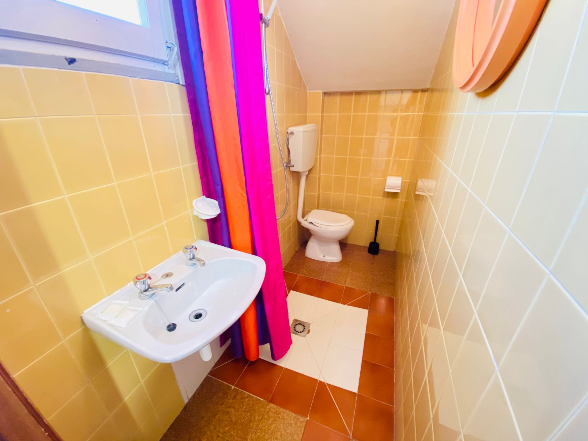 Vier-Zimmer-Villa, 2 Bäder, 2 Gärten, 2 Klima-Binnen