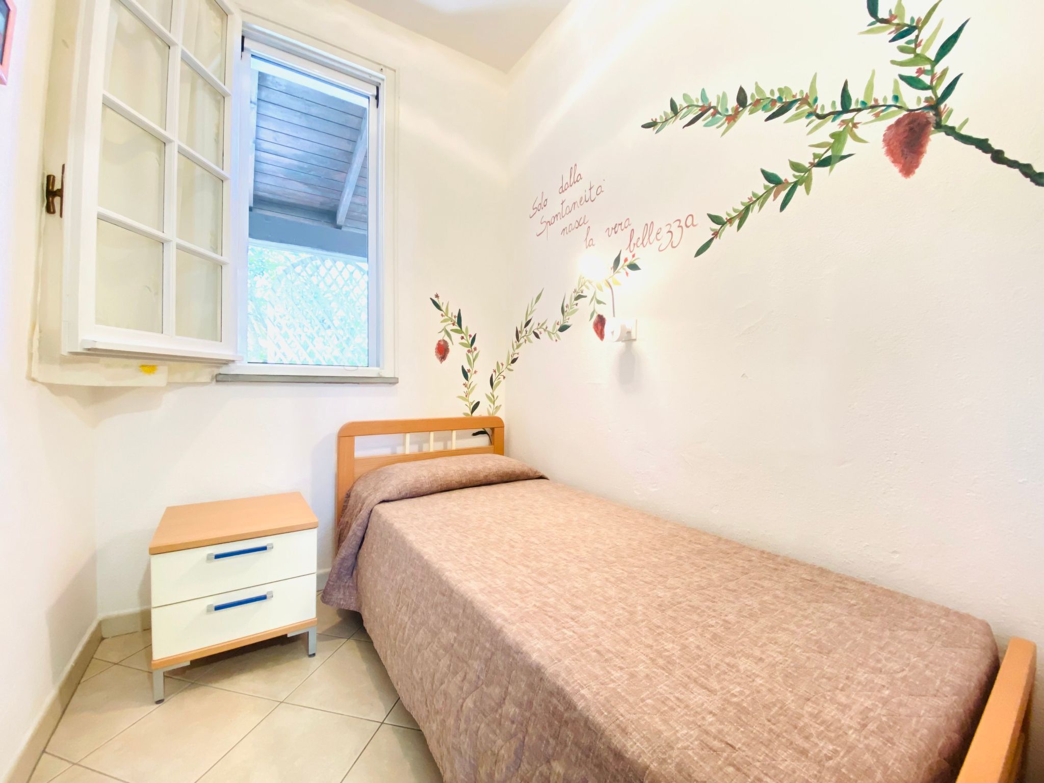 Vier-Zimmer-Villa, 2 Bäder, 2 Gärten, 2 Klima-Binnen