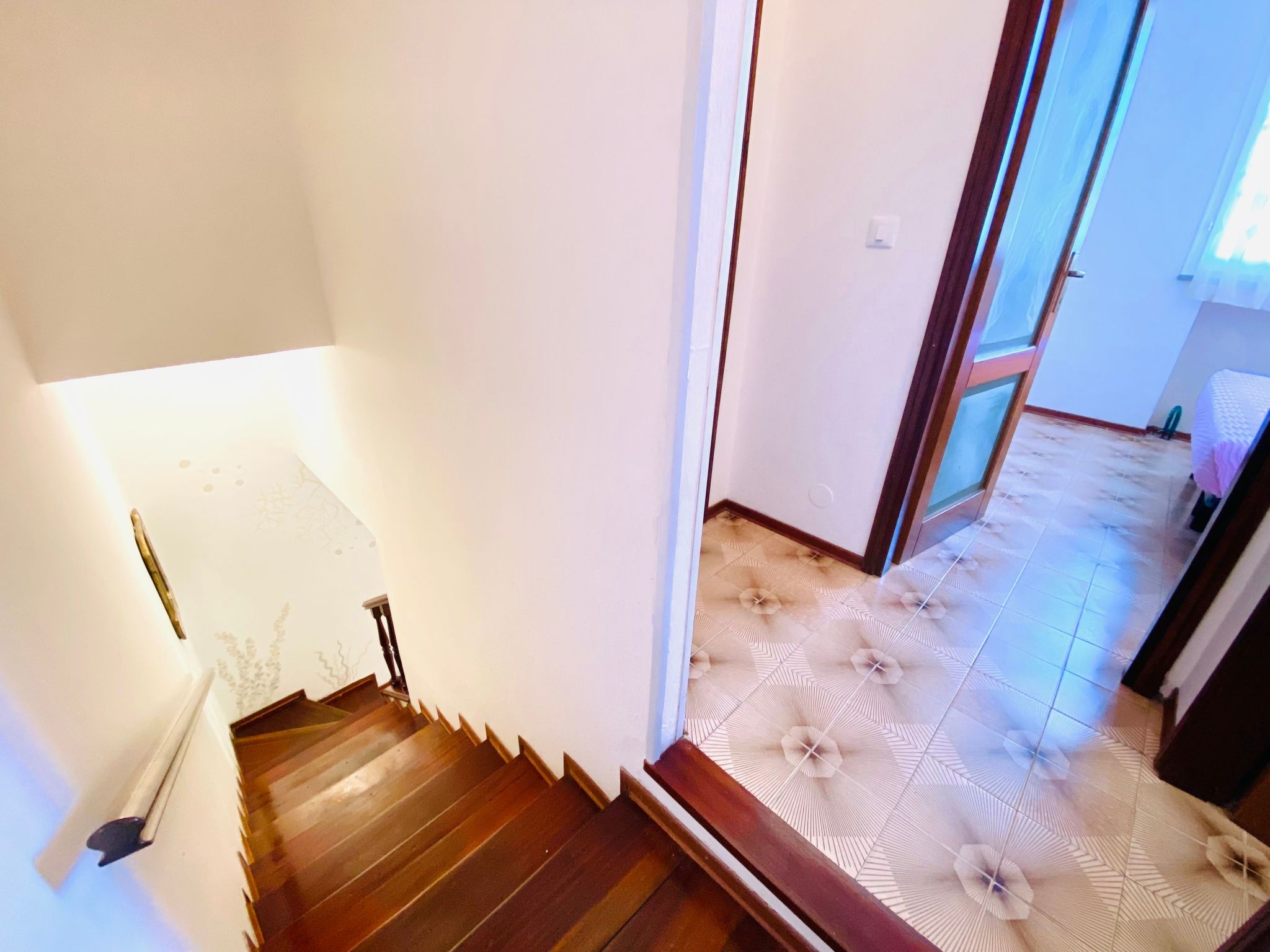 Vier-Zimmer-Villa, 2 Bäder, 2 Gärten, 2 Klima-Binnen