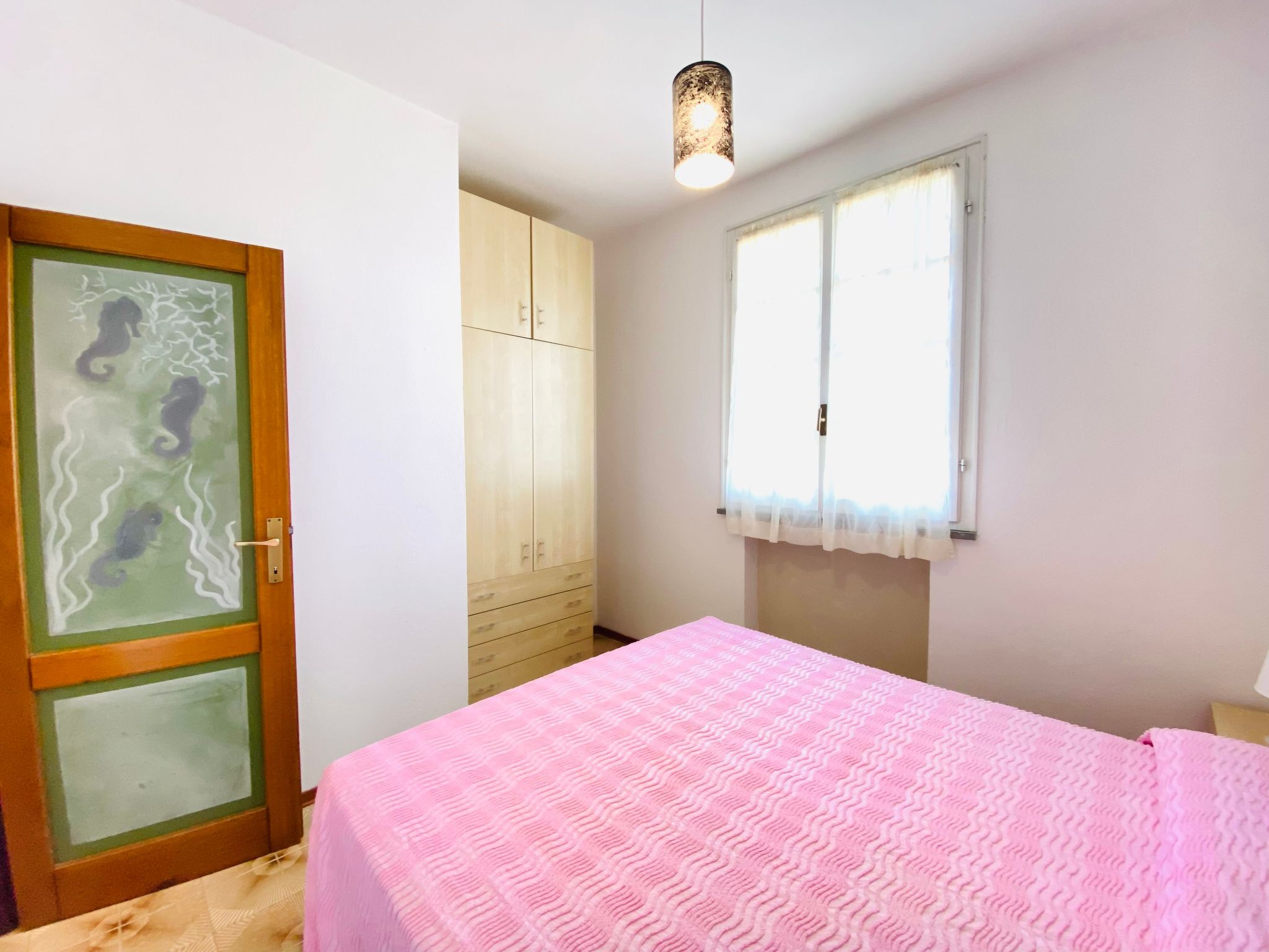 Vier-Zimmer-Villa, 2 Bäder, 2 Gärten, 2 Klima-Binnen