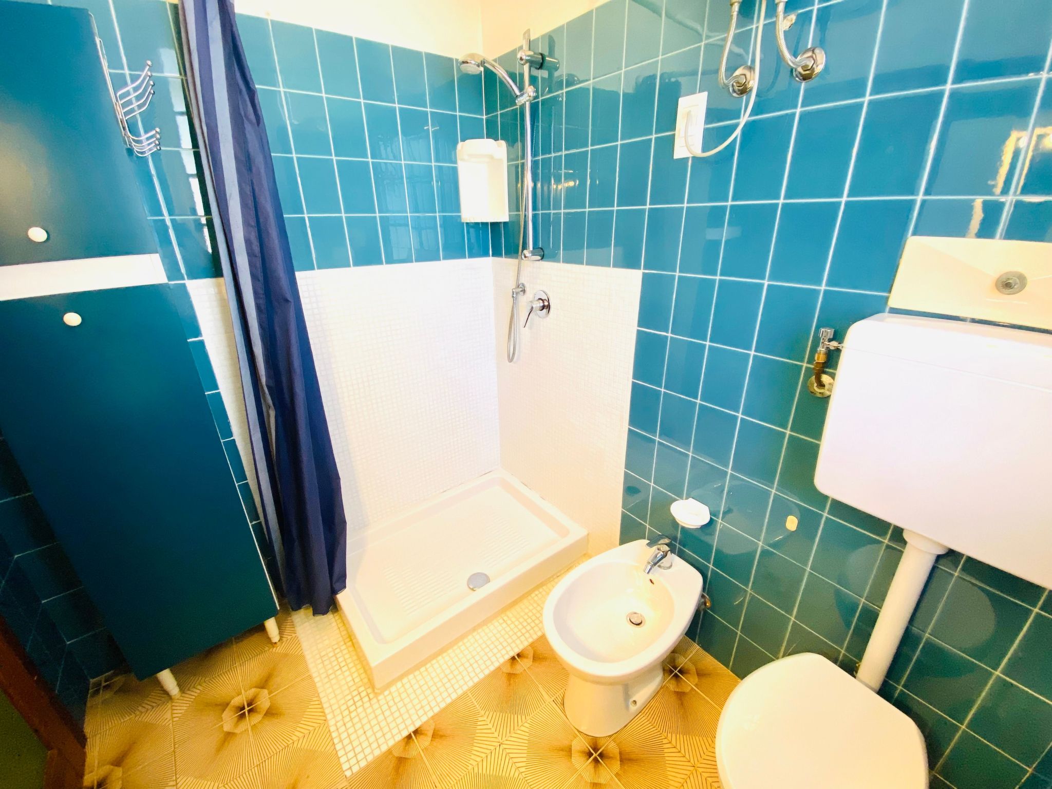 Vier-Zimmer-Villa, 2 Bäder, 2 Gärten, 2 Klima-Binnen