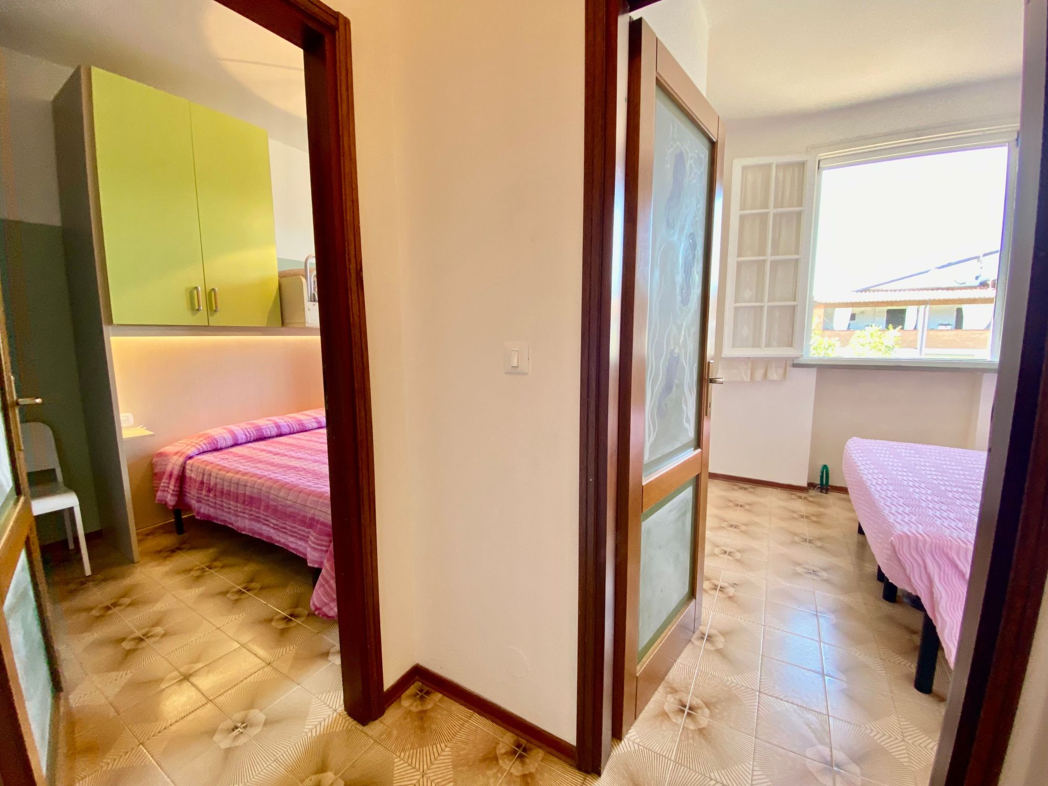 Vier-Zimmer-Villa, 2 Bäder, 2 Gärten, 2 Klima-Binnen