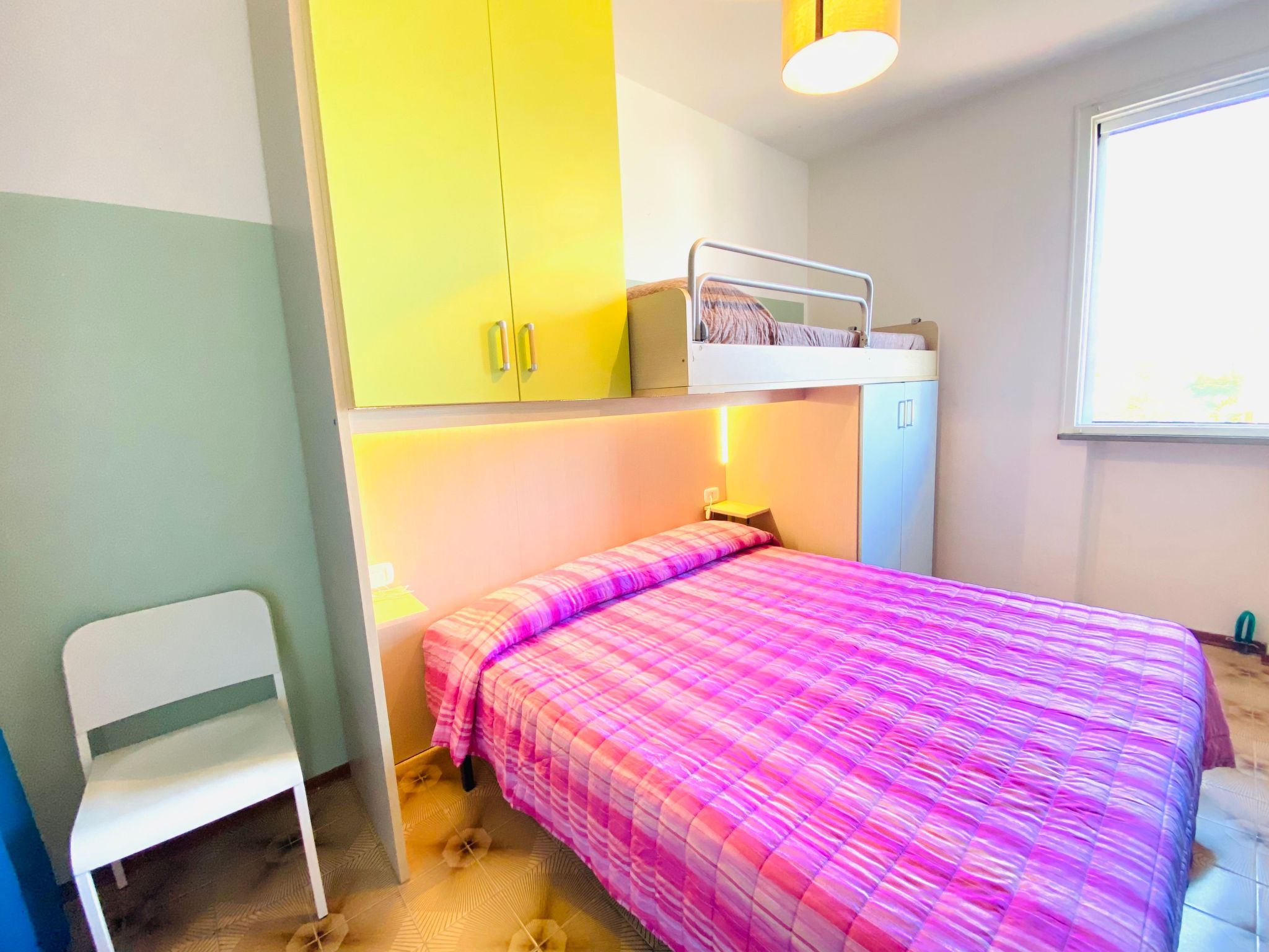 Vier-Zimmer-Villa, 2 Bäder, 2 Gärten, 2 Klima-Binnen