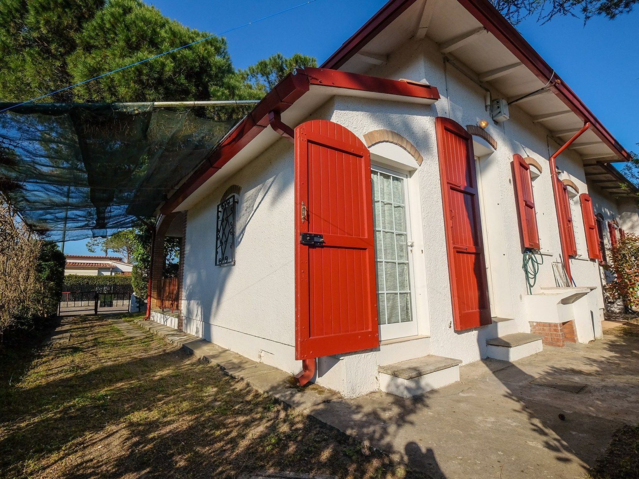 In Lido Delle Nazioni mit Großem Garten-Binnen