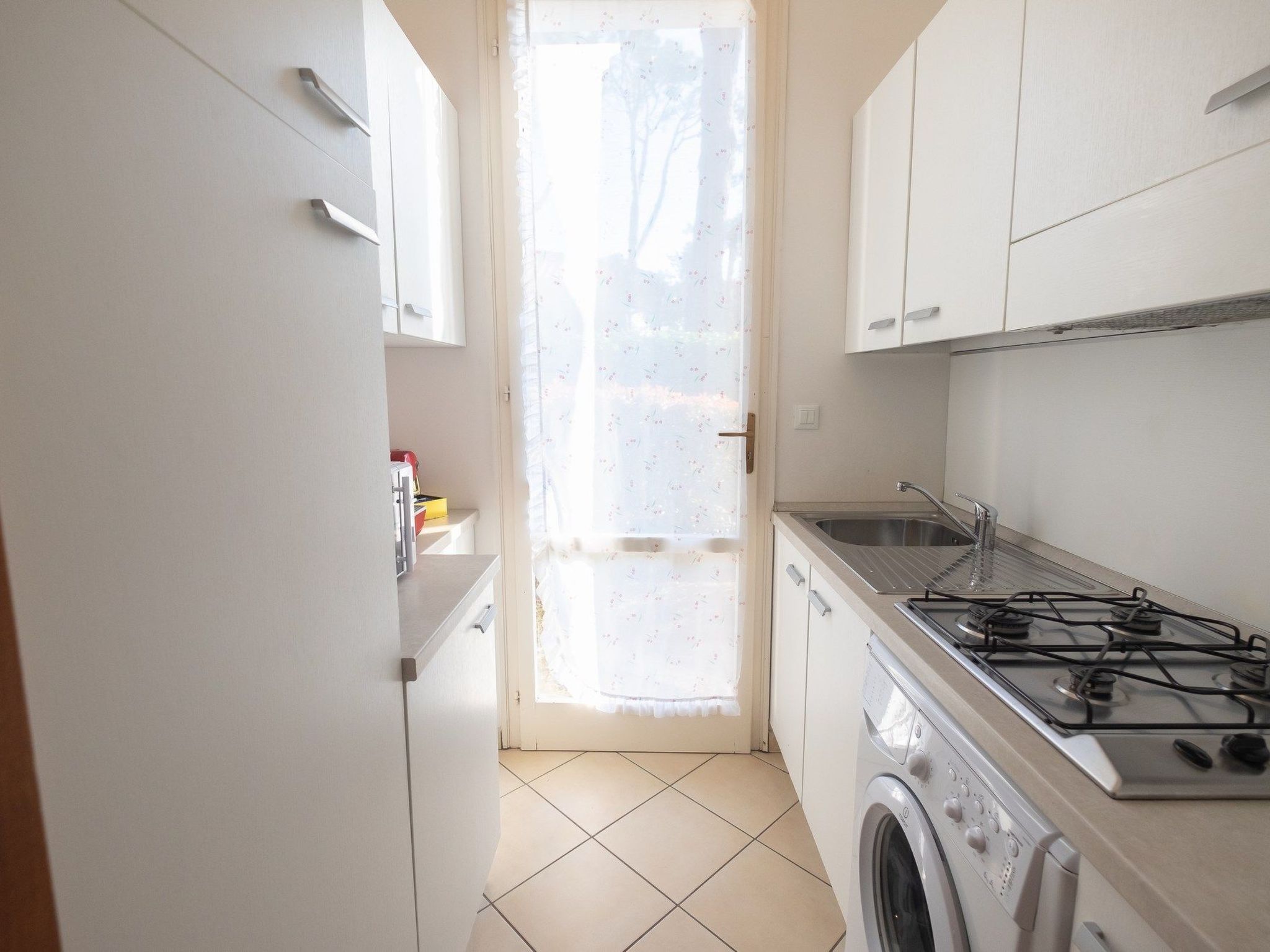 In Lido Delle Nazioni mit Großem Garten-Binnen