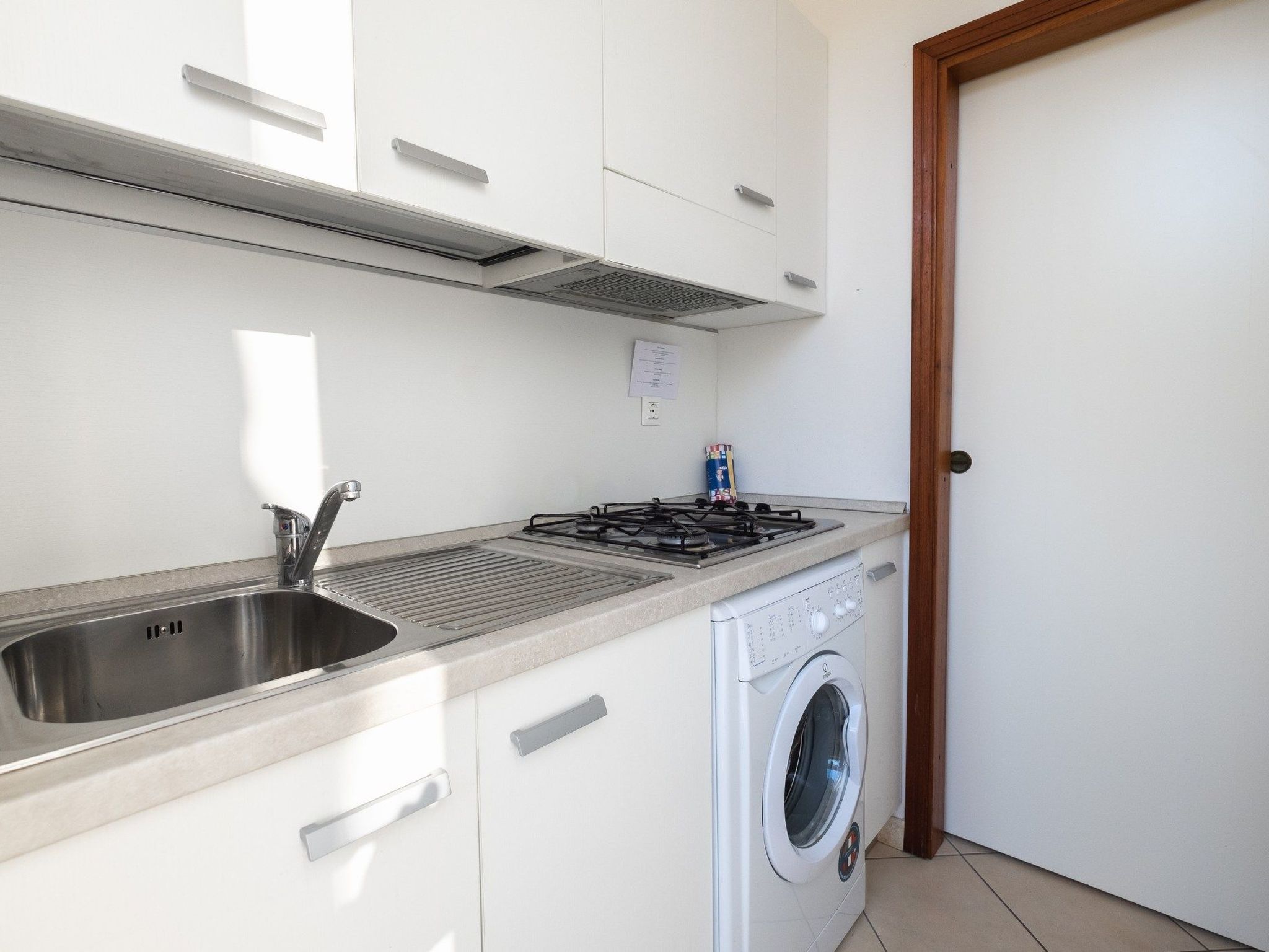 In Lido Delle Nazioni mit Großem Garten-Binnen