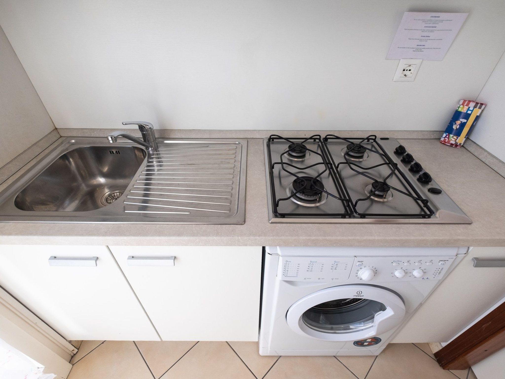 In Lido Delle Nazioni mit Großem Garten-Binnen