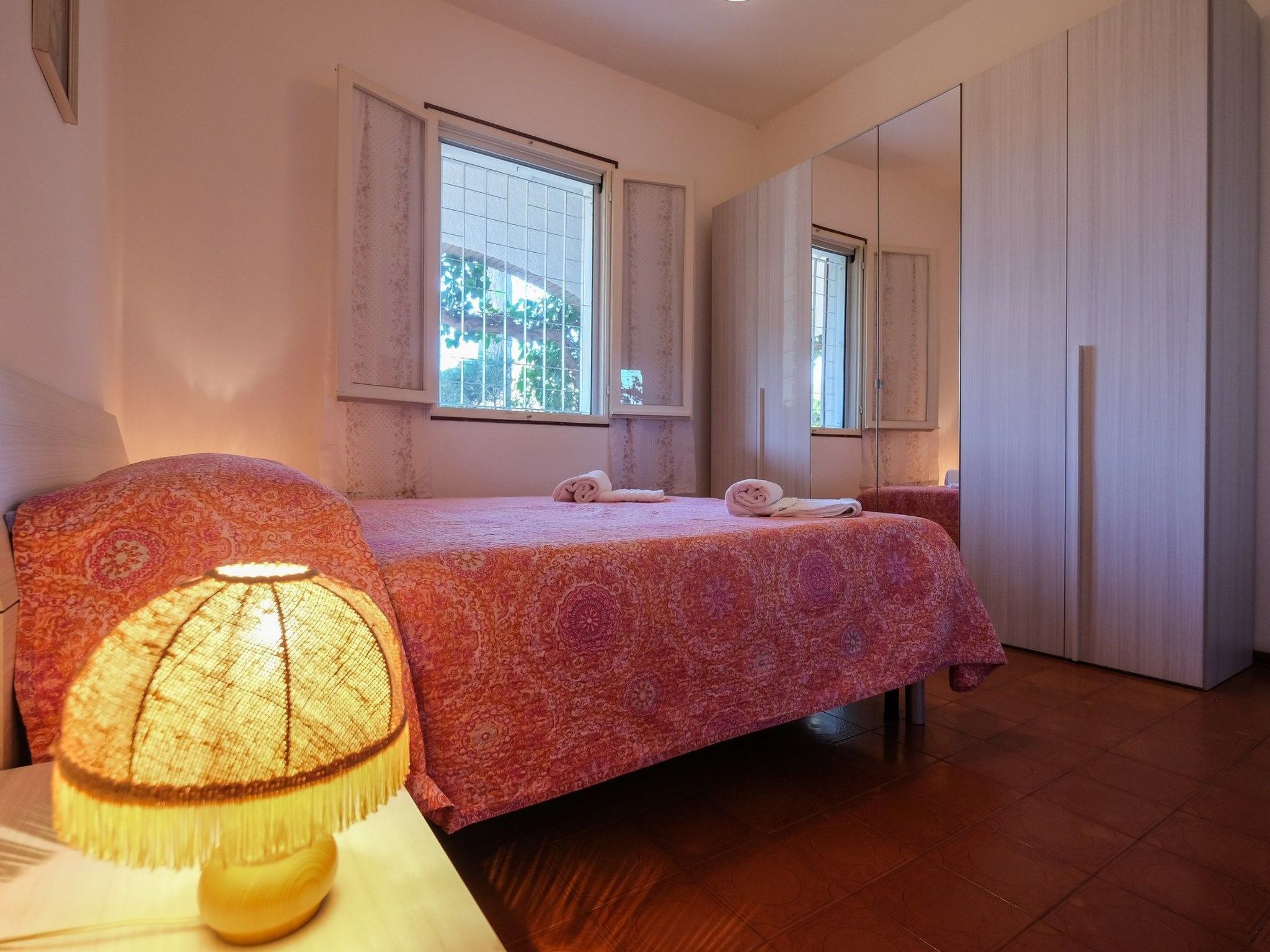 In Lido Delle Nazioni mit Großem Garten-Binnen