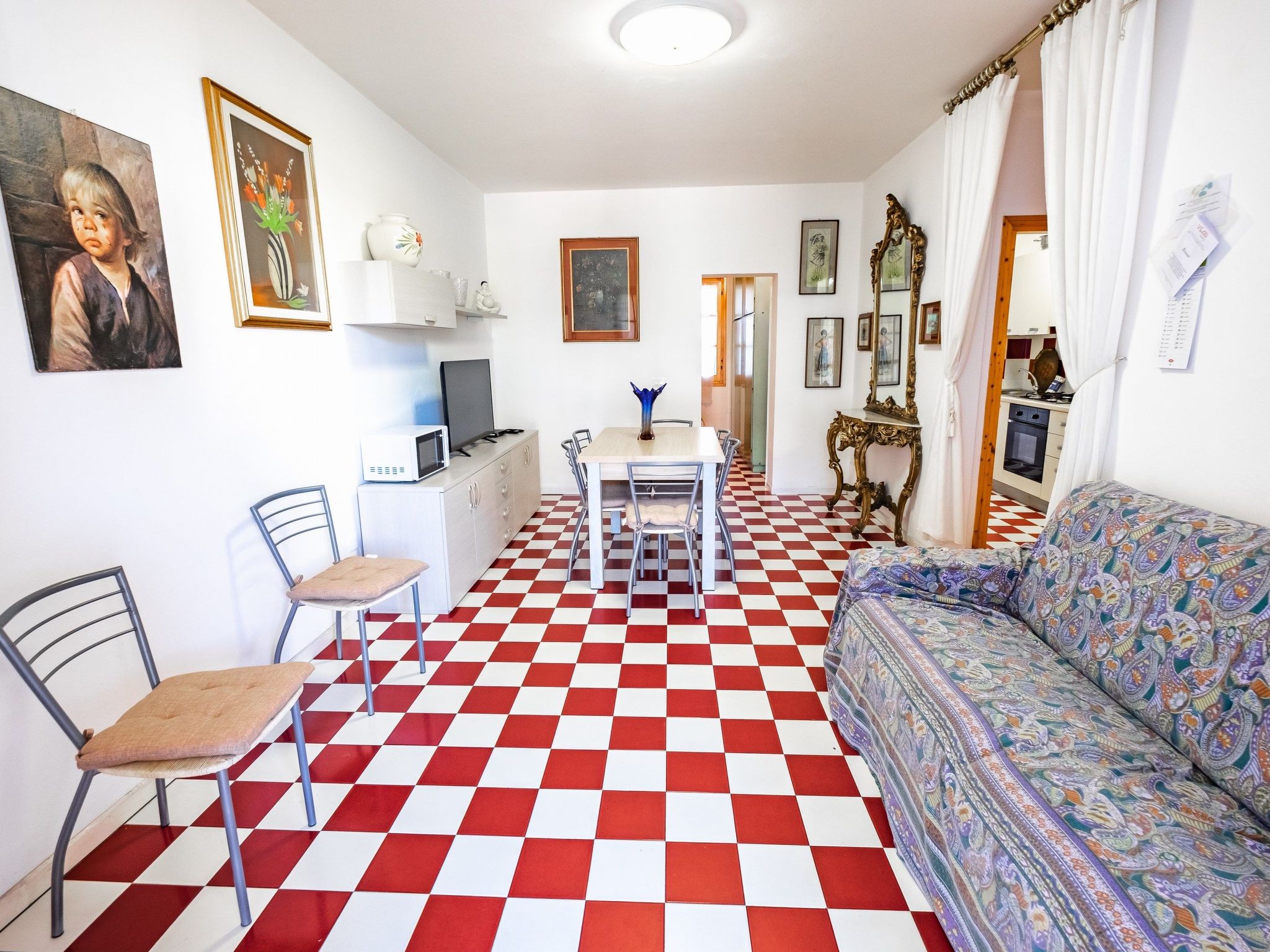 Villa für 8 Gäste mit privatem Parkplatz, 2 Badezimmer-Binnen