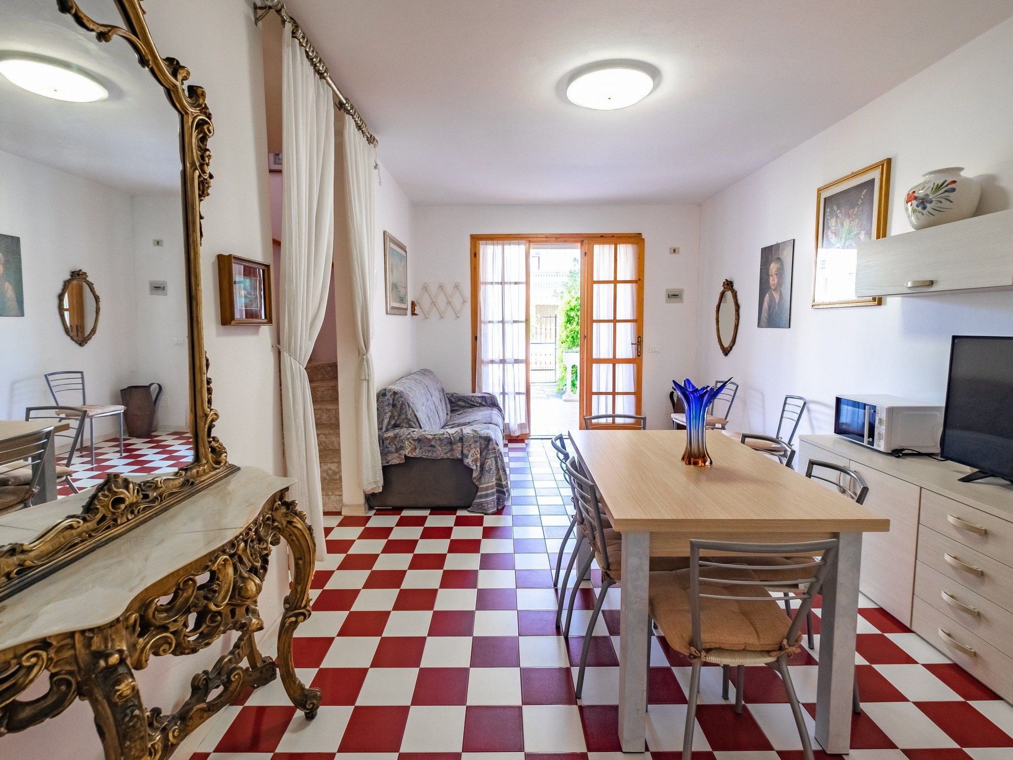 Villa für 8 Gäste mit privatem Parkplatz, 2 Badezimmer-Binnen