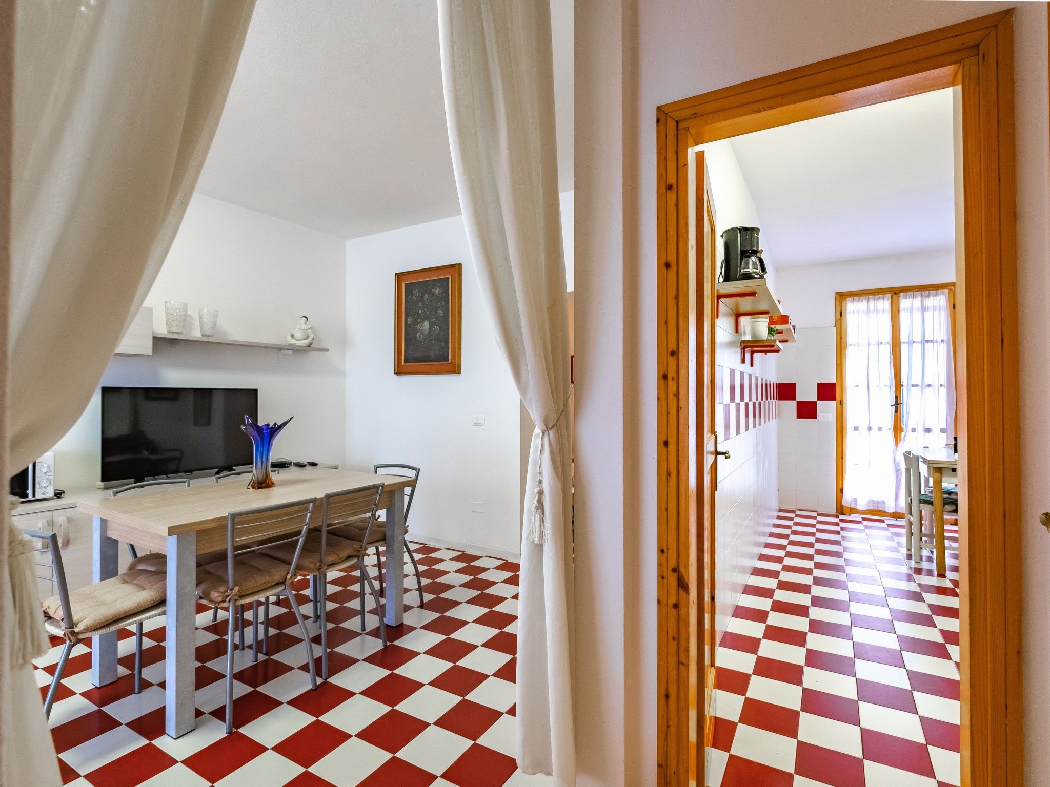 Villa für 8 Gäste mit privatem Parkplatz, 2 Badezimmer-Binnen