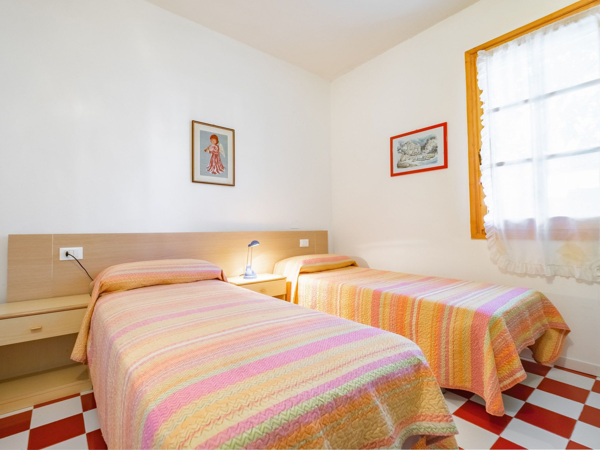 Villa für 8 Gäste mit privatem Parkplatz, 2 Badezimmer-Binnen