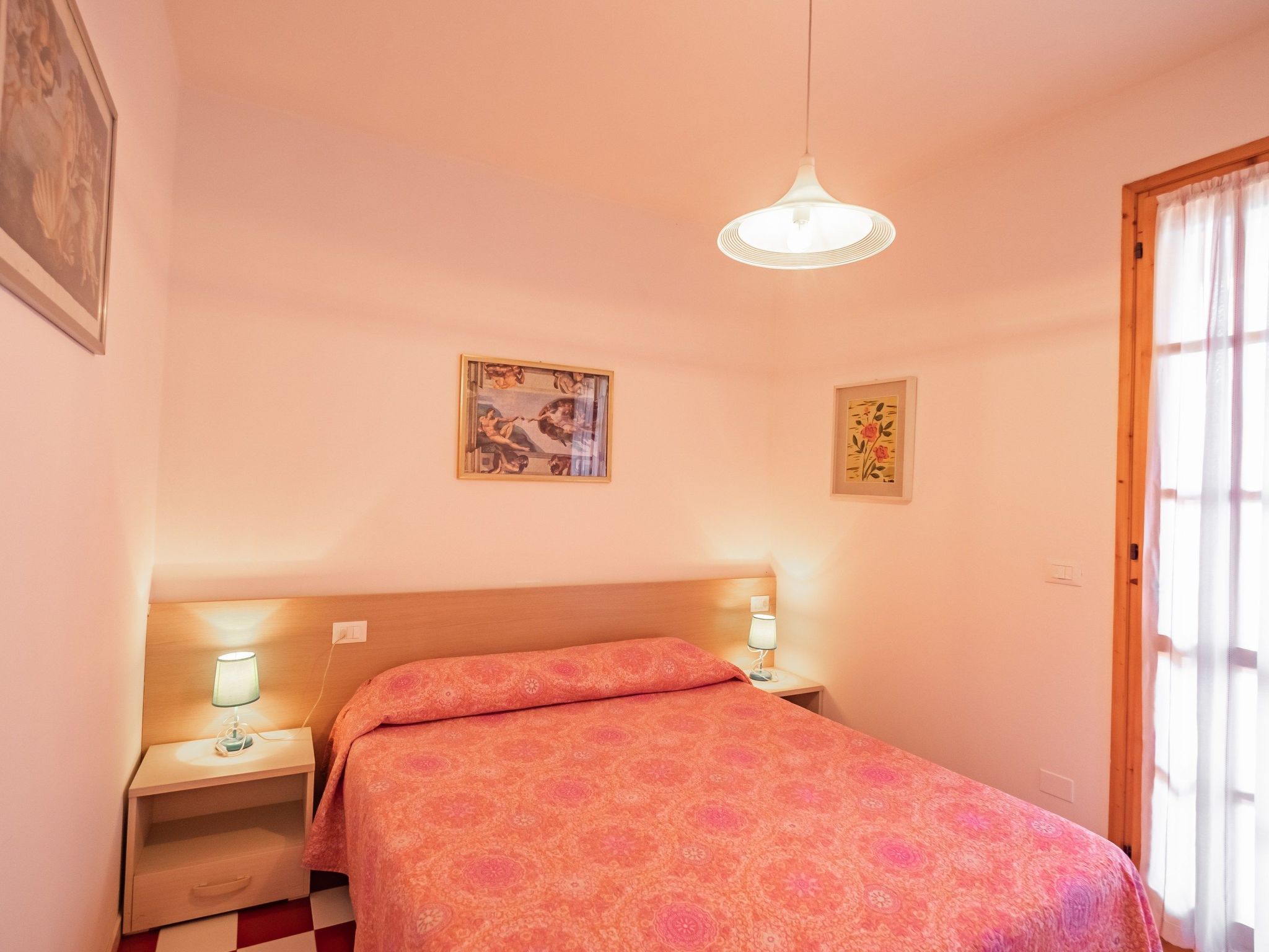 Villa für 8 Gäste mit privatem Parkplatz, 2 Badezimmer-Binnen