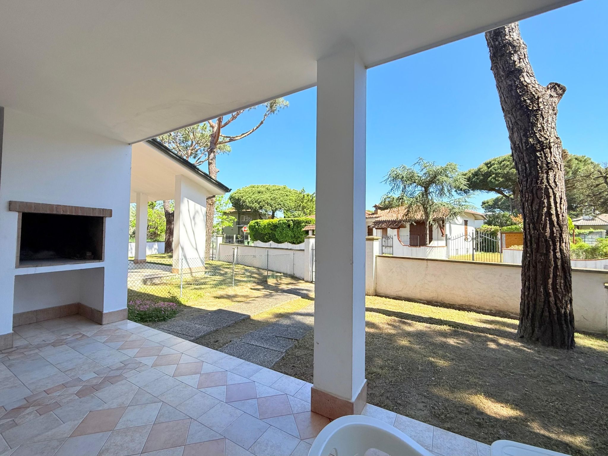 3-Zimmer-Villa, Erdgeschoss, 2 Gärten, Klima-Inside