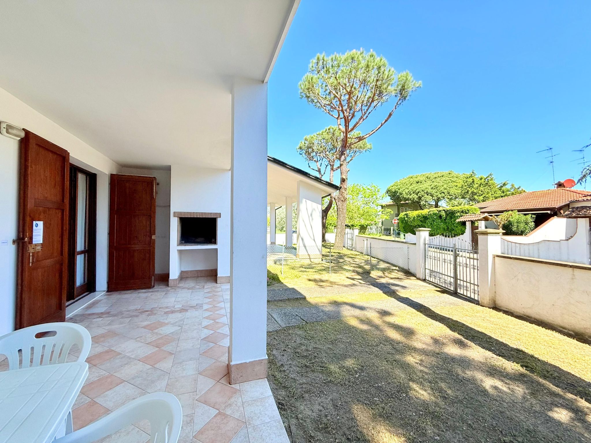 3-Zimmer-Villa, Erdgeschoss, 2 Gärten, Klima-Inside