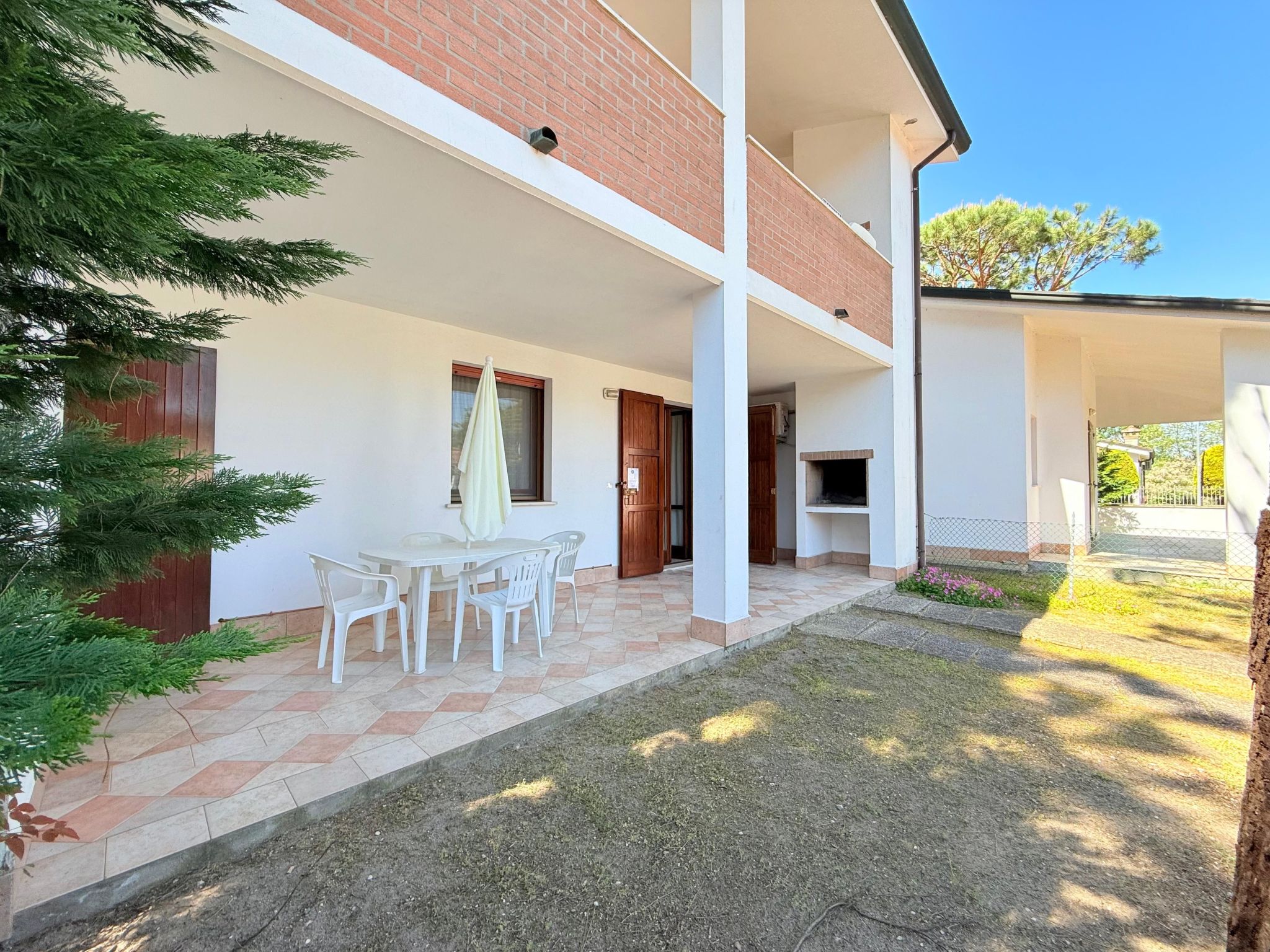 3-Zimmer-Villa, Erdgeschoss, 2 Gärten, Klima-Inside