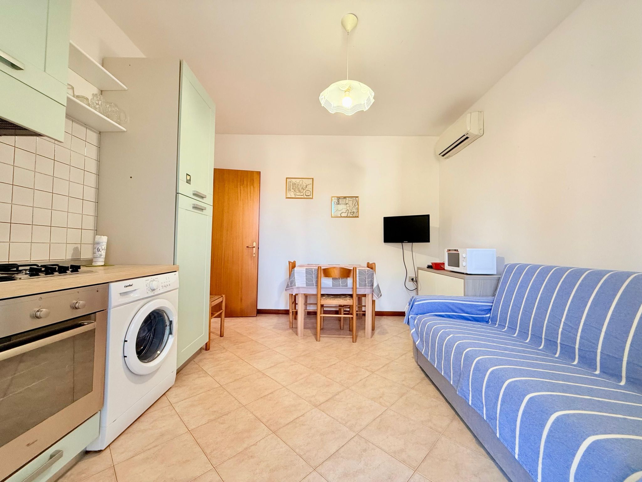 3-Zimmer-Villa, Erdgeschoss, 2 Gärten, Klima-Inside