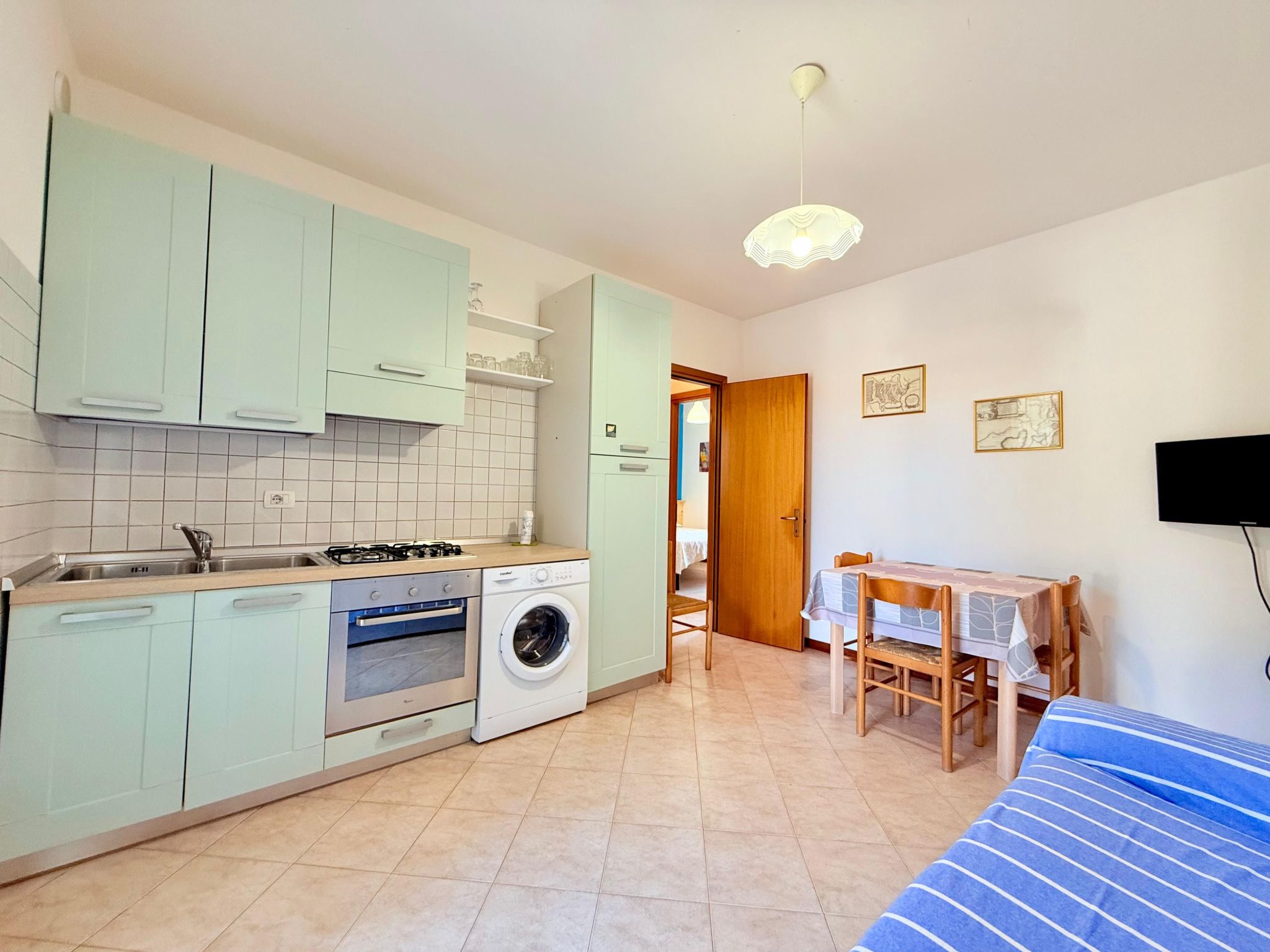 3-Zimmer-Villa, Erdgeschoss, 2 Gärten, Klima-Inside