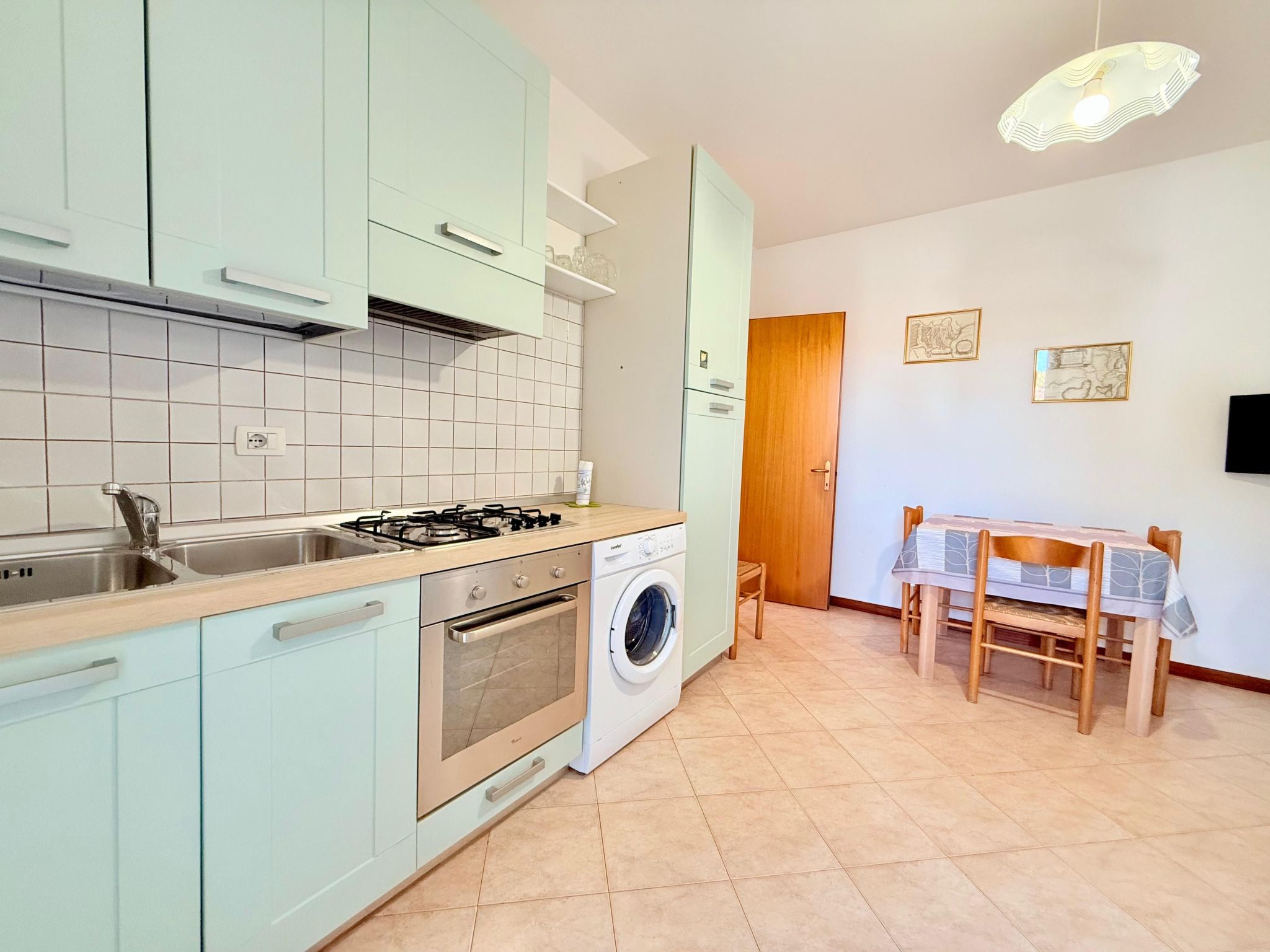 3-Zimmer-Villa, Erdgeschoss, 2 Gärten, Klima-Inside