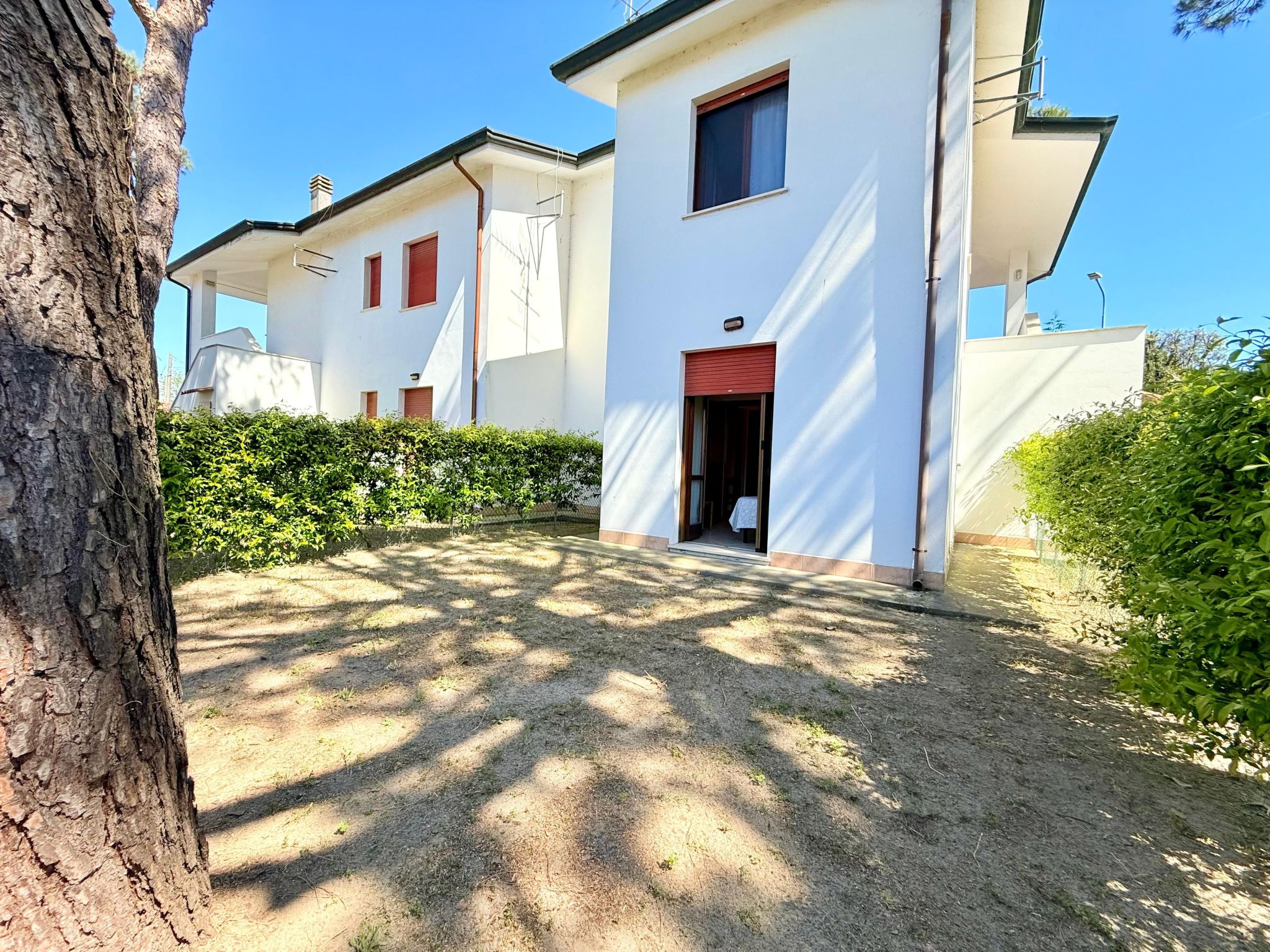 3-Zimmer-Villa, Erdgeschoss, 2 Gärten, Klima-Inside