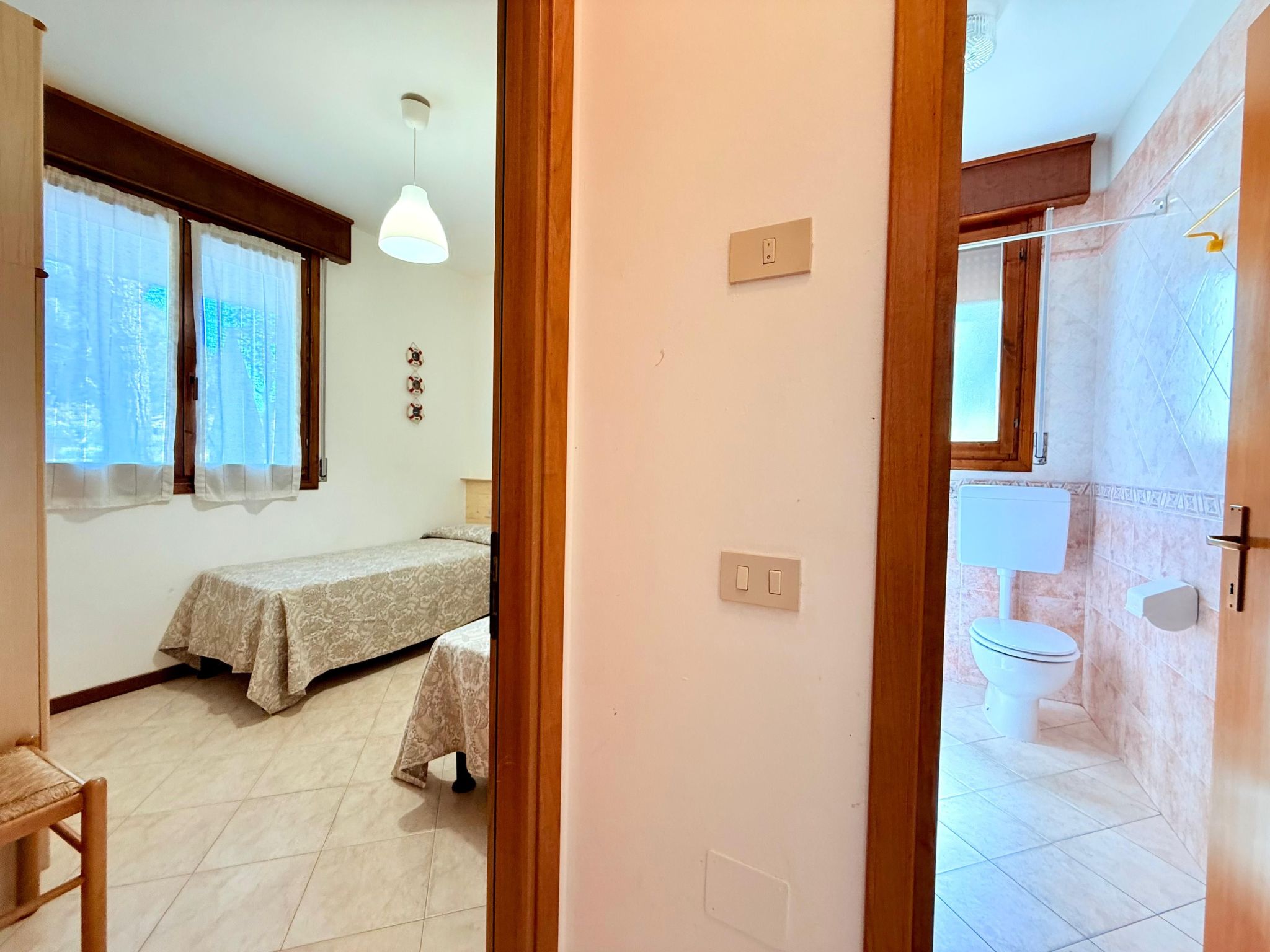 3-Zimmer-Villa, Erdgeschoss, 2 Gärten, Klima-Inside