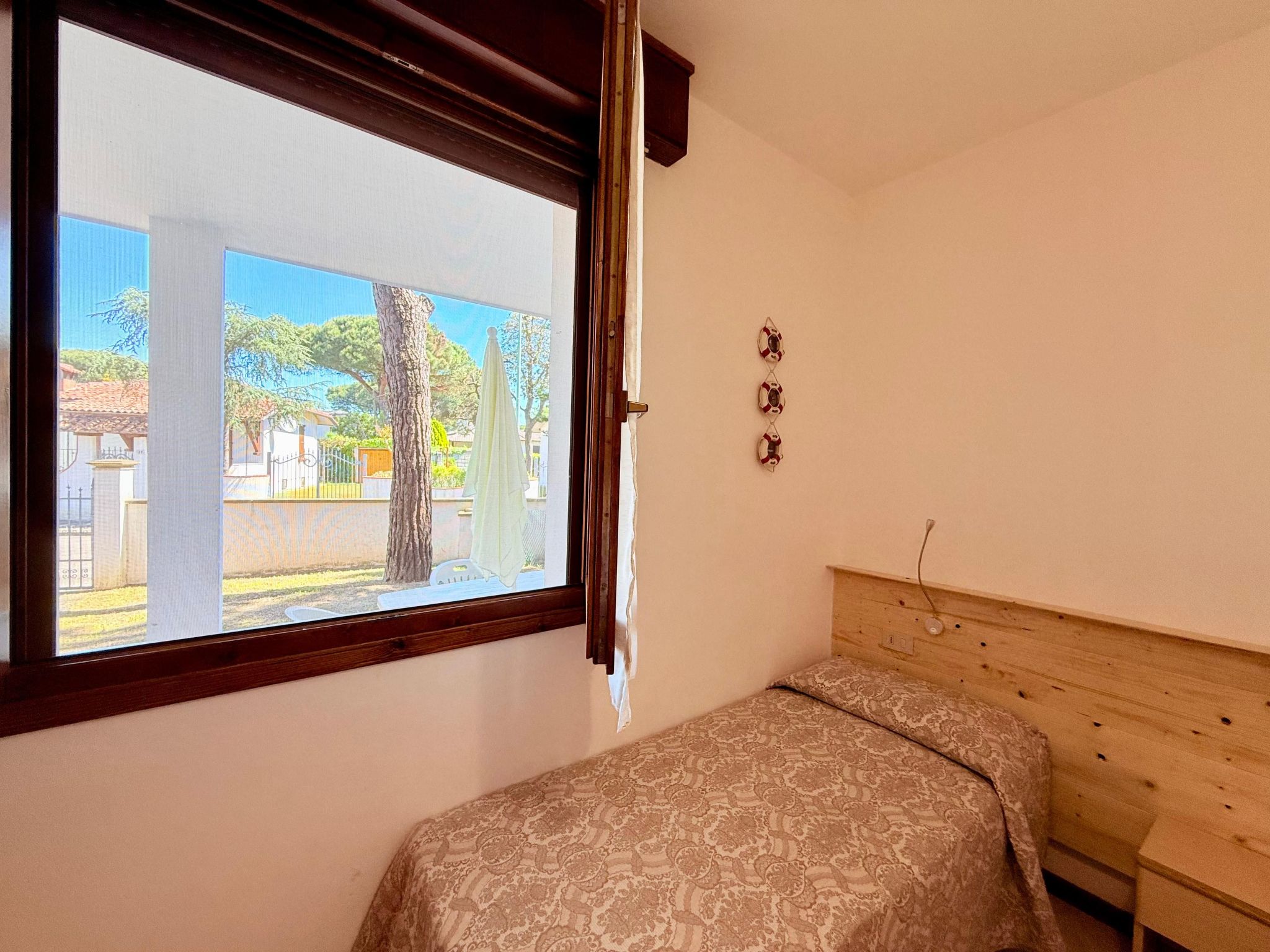 3-Zimmer-Villa, Erdgeschoss, 2 Gärten, Klima-Inside