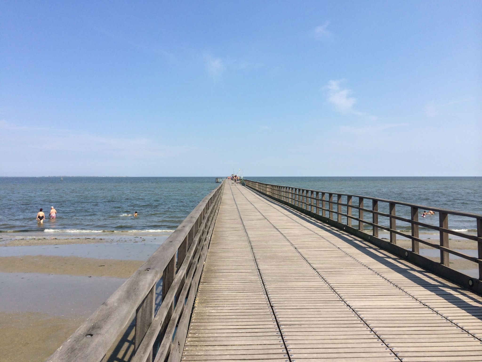 3-Zimmer-Villa, Erdgeschoss, 2 Gärten, Klima-Inside