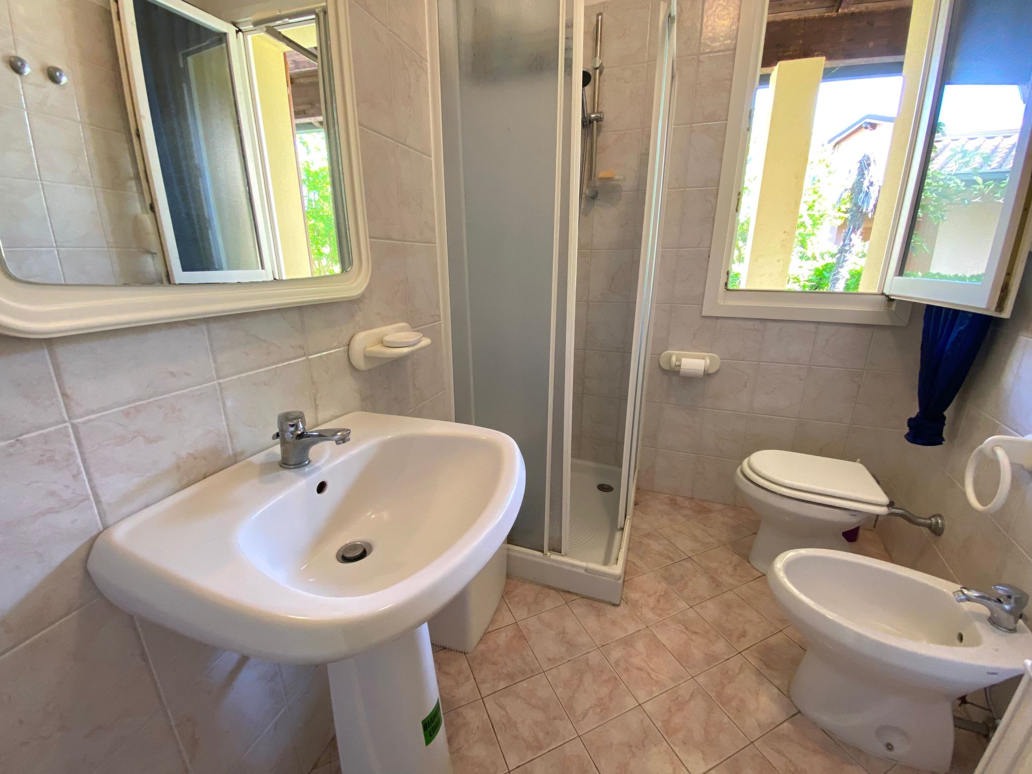 Elegantes Haupthaus, großer Garten, 2 Klima-Dedans