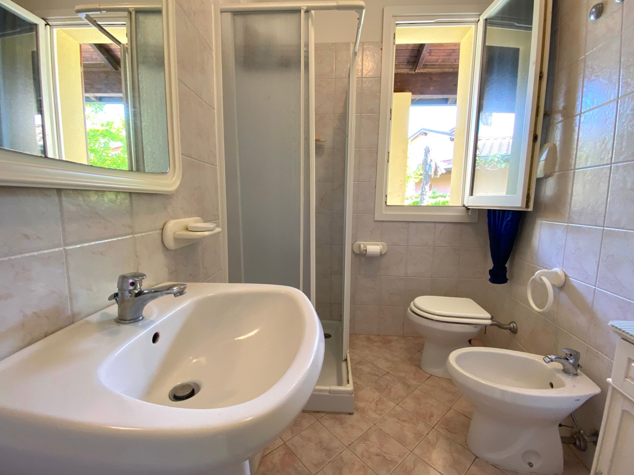 Elegantes Haupthaus, großer Garten, 2 Klima-Dedans