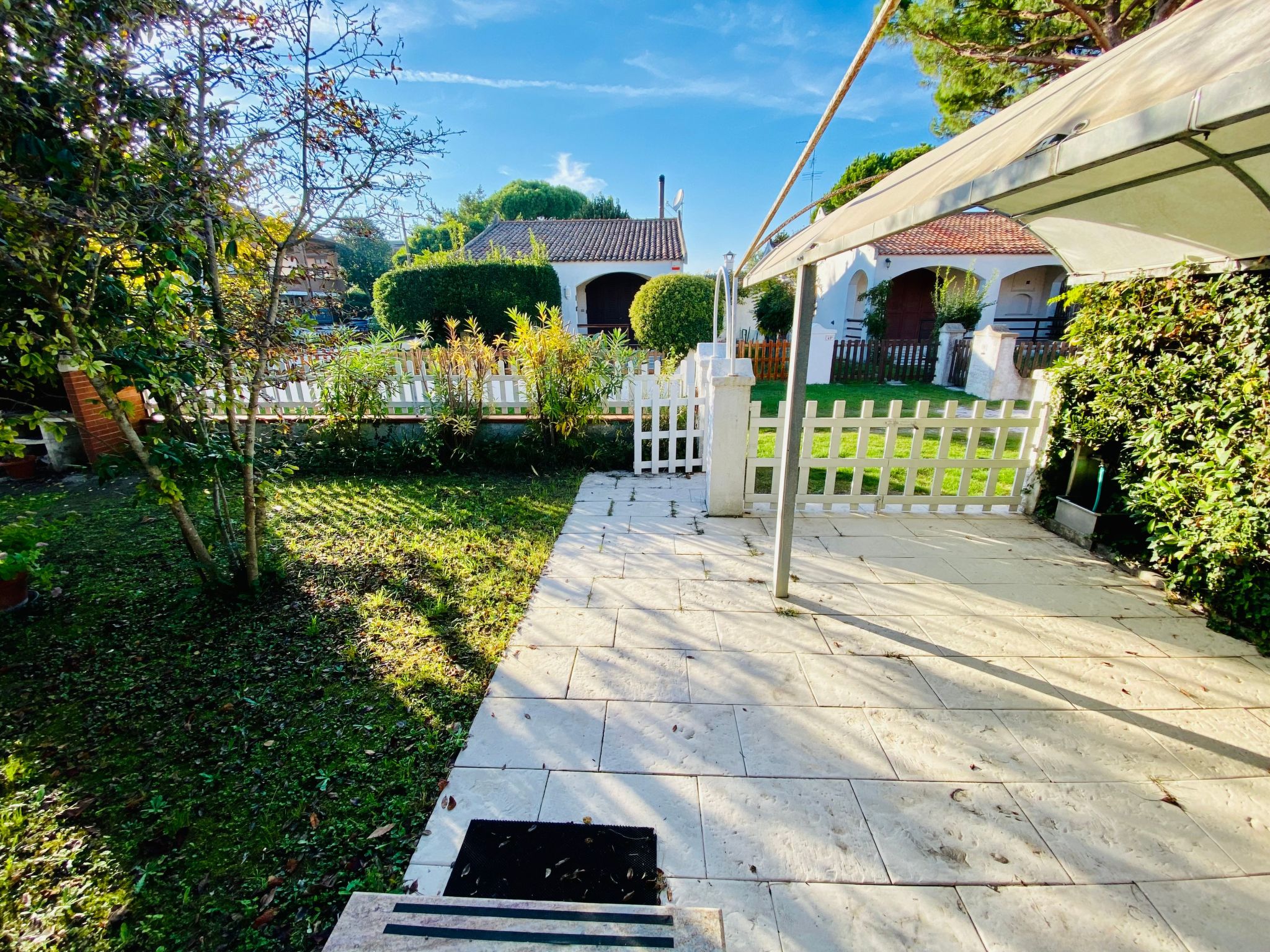 Repräsentative Villa, Klima, 300 Meter vom Meer entfernt-Drinnen