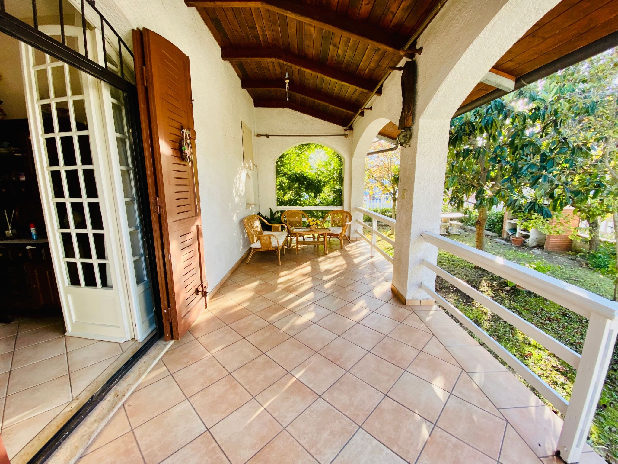 Repräsentative Villa, Klima, 300 Meter vom Meer entfernt-Drinnen