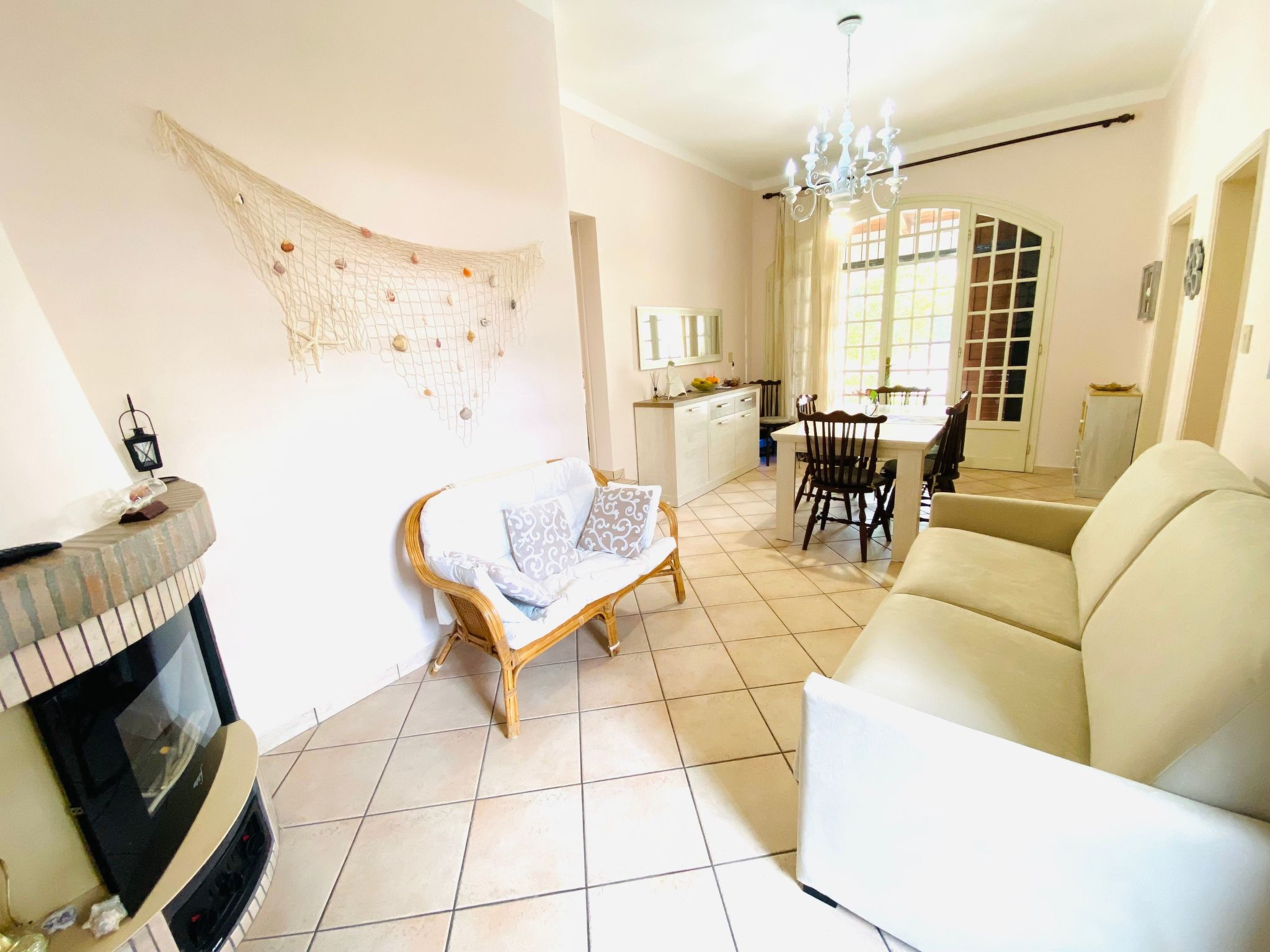 Repräsentative Villa, Klima, 300 Meter vom Meer entfernt-Drinnen