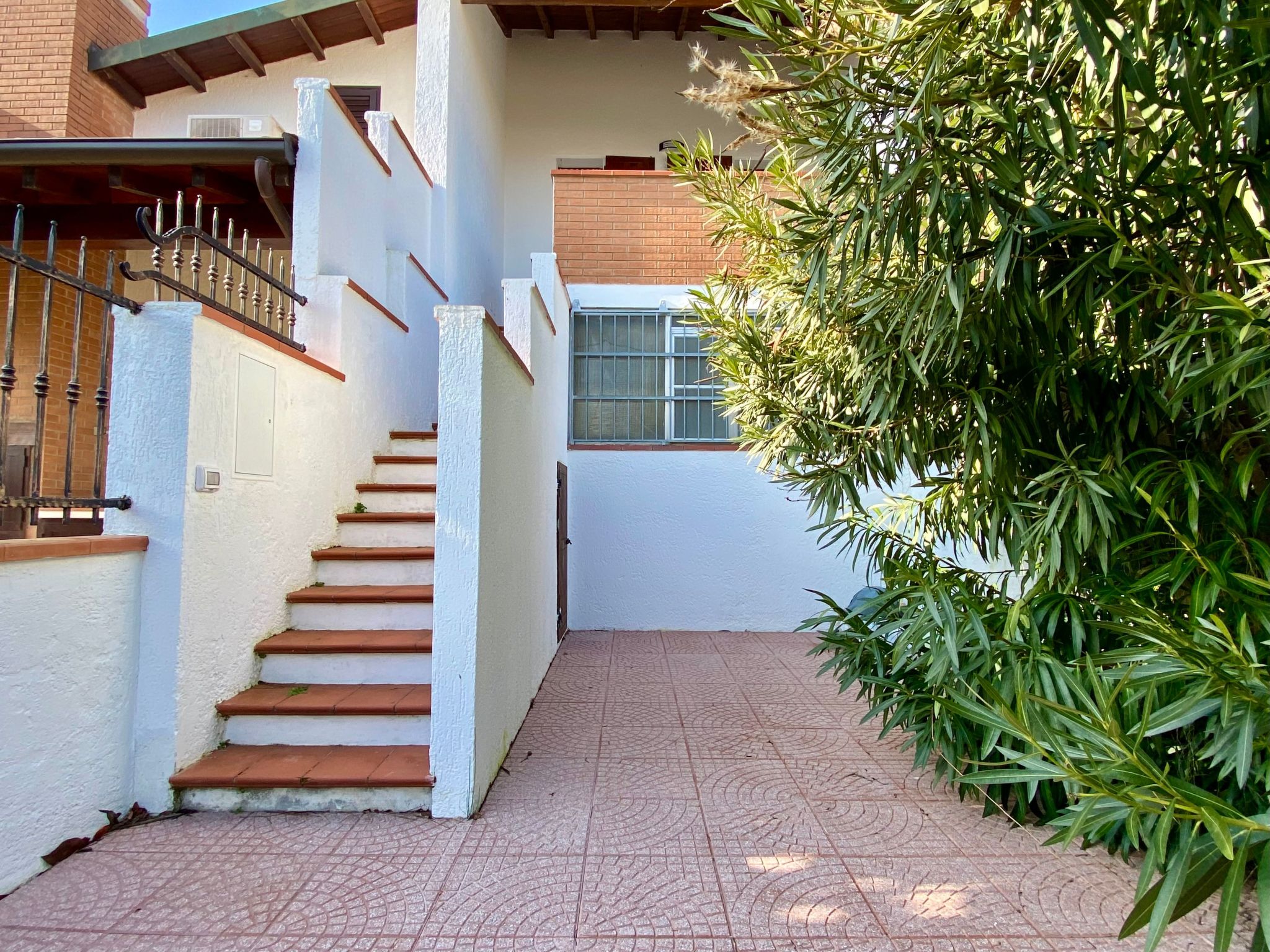 Vertikales Haus mit privatem Garten, 2 Klima-Inside