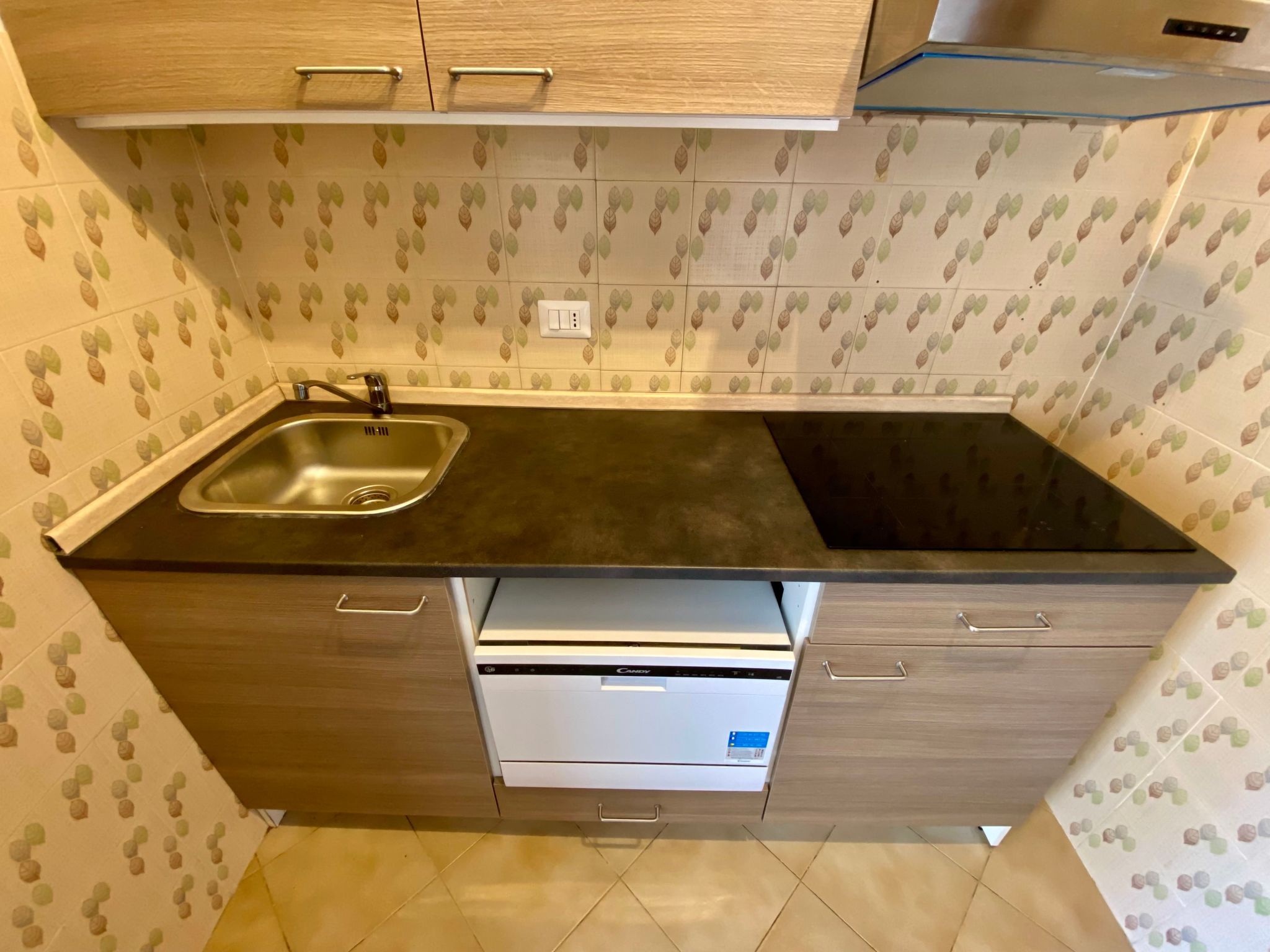 Vertikales Haus mit privatem Garten, 2 Klima-Inside