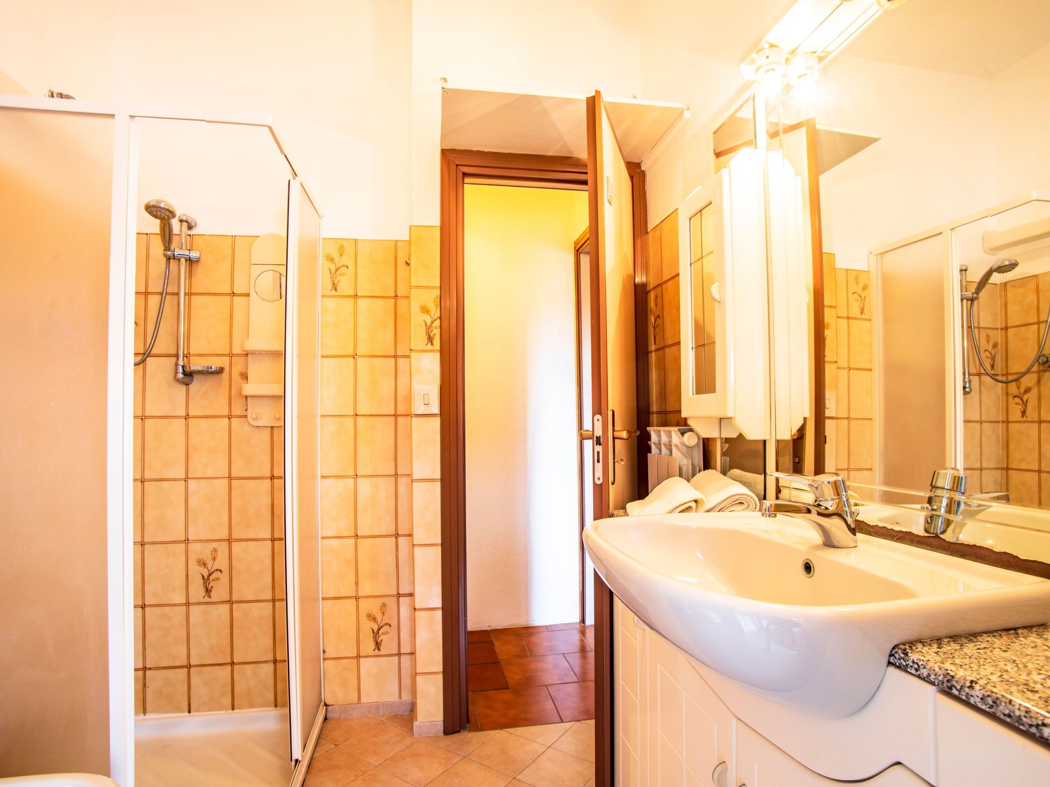 Charmantes Ferienhaus mit Garten, in der Nähe des Meeres-Inside