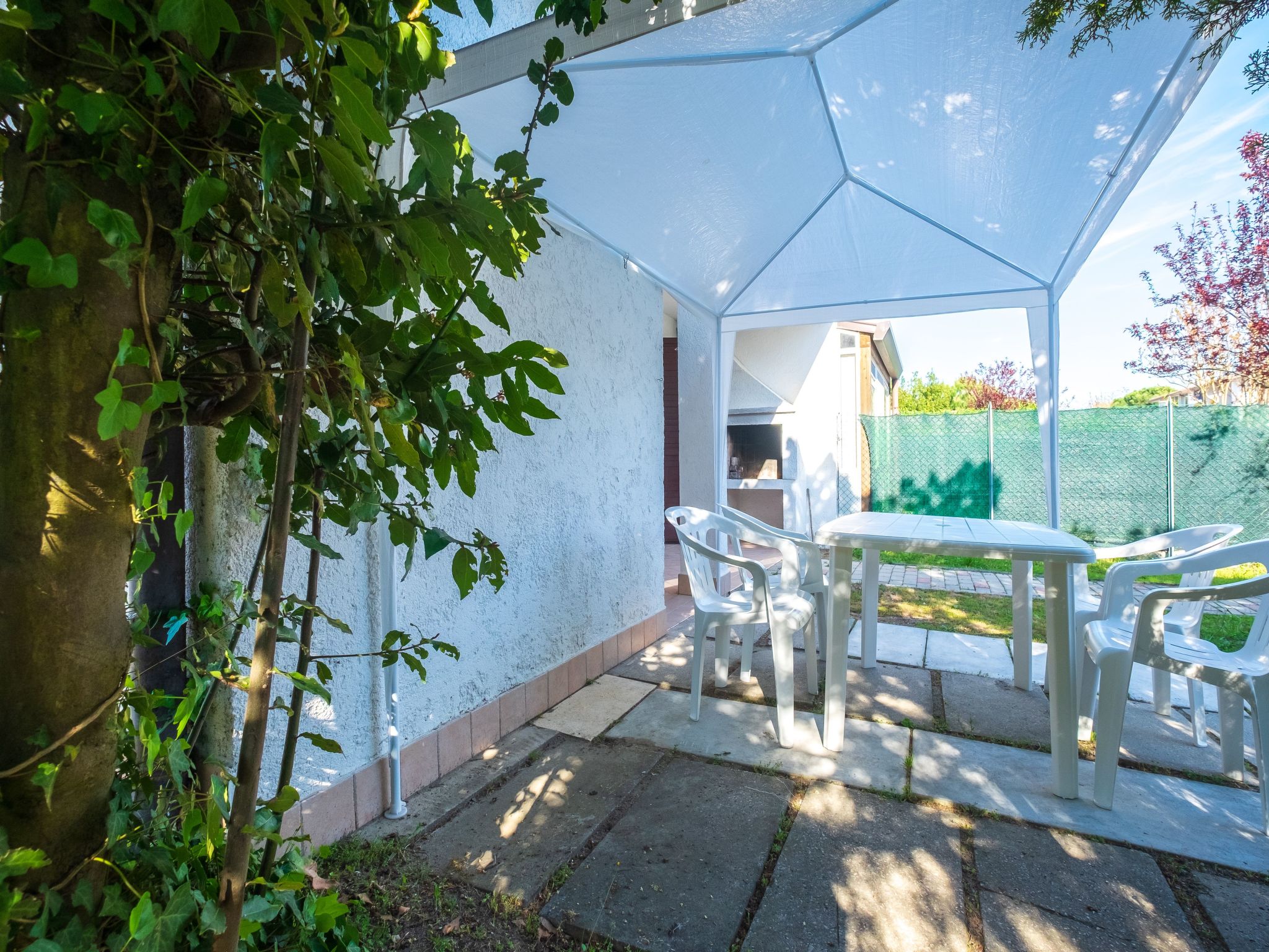 Gemütliche Hütte, Erdgeschoss, Garten und Grillplatz-Binnen