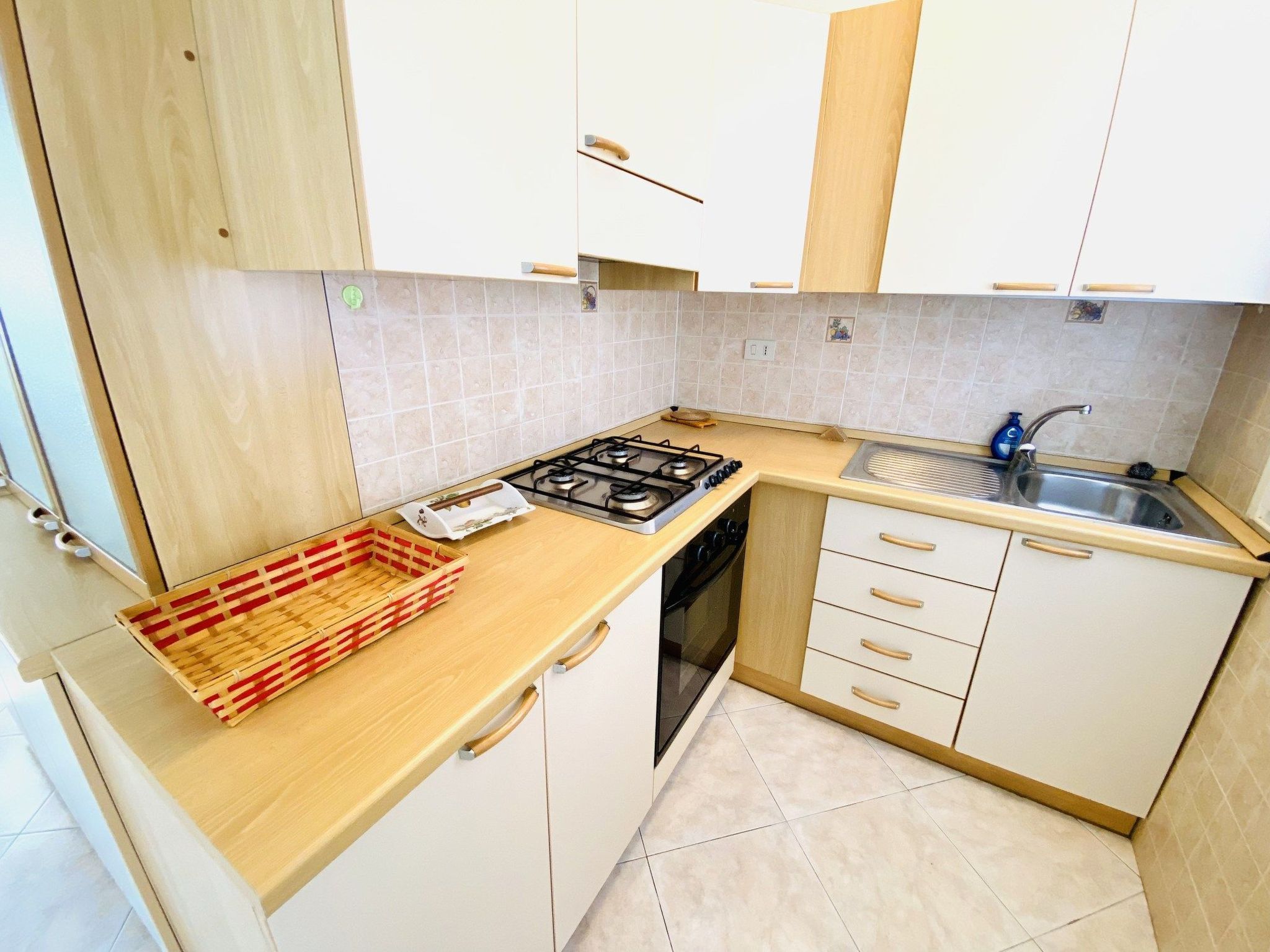Moderne Villa mit Terrasse, Grill, Privatgarten - Image-tags.info
