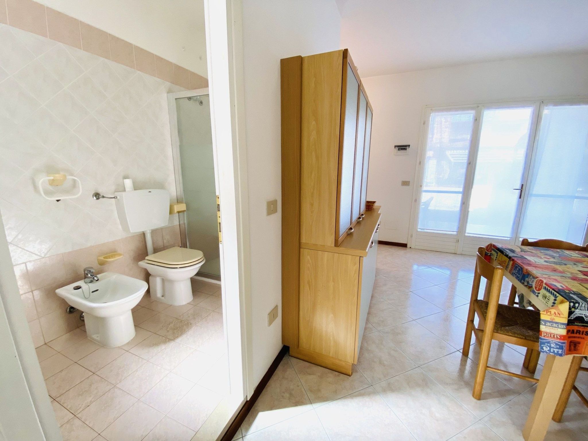 Moderne Villa mit Terrasse, Grill, Privatgarten - Image-tags.info