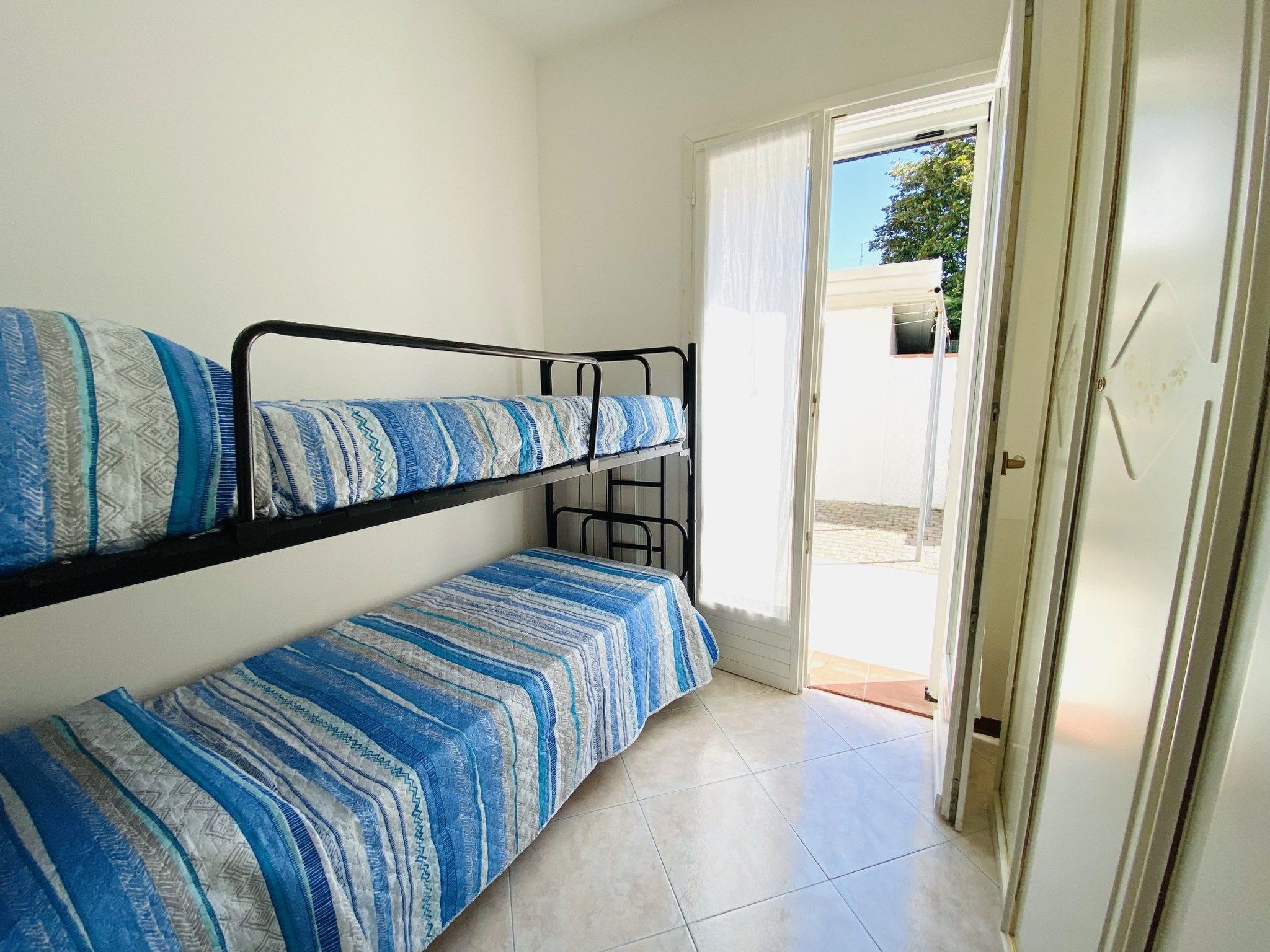 Moderne Villa mit Terrasse, Grill, Privatgarten - Image-tags.info