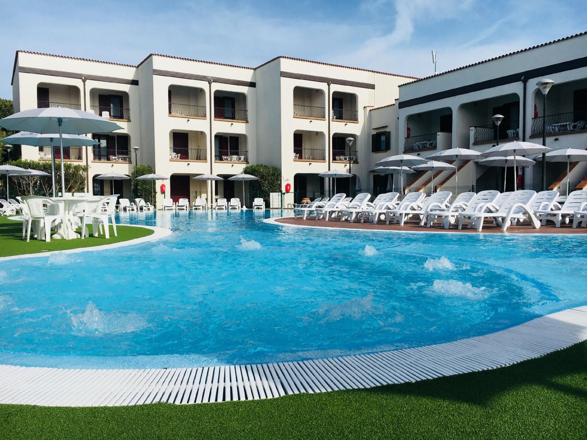 In Lido Di Spina mit Möbliertem Balkon-Buiten