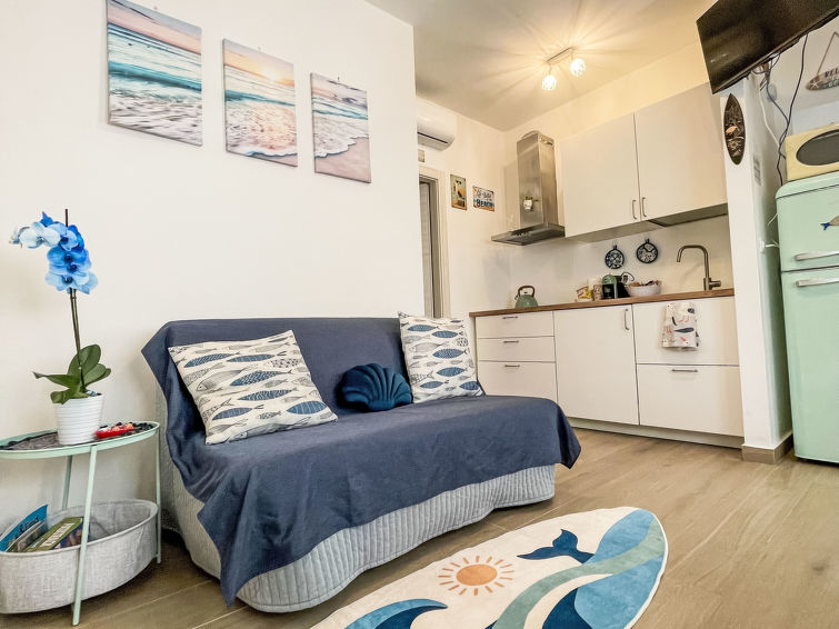 Flacher Strand Und Zentrum, Privatparkplatz - Rimini