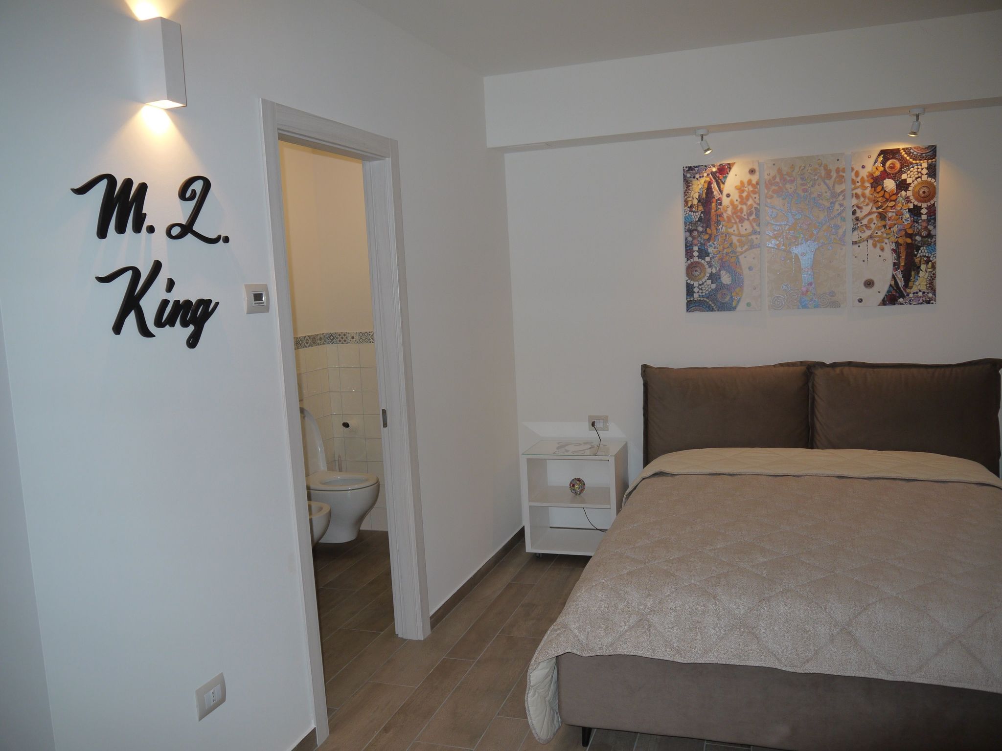 'Dear Peace on the Hill-Dedans