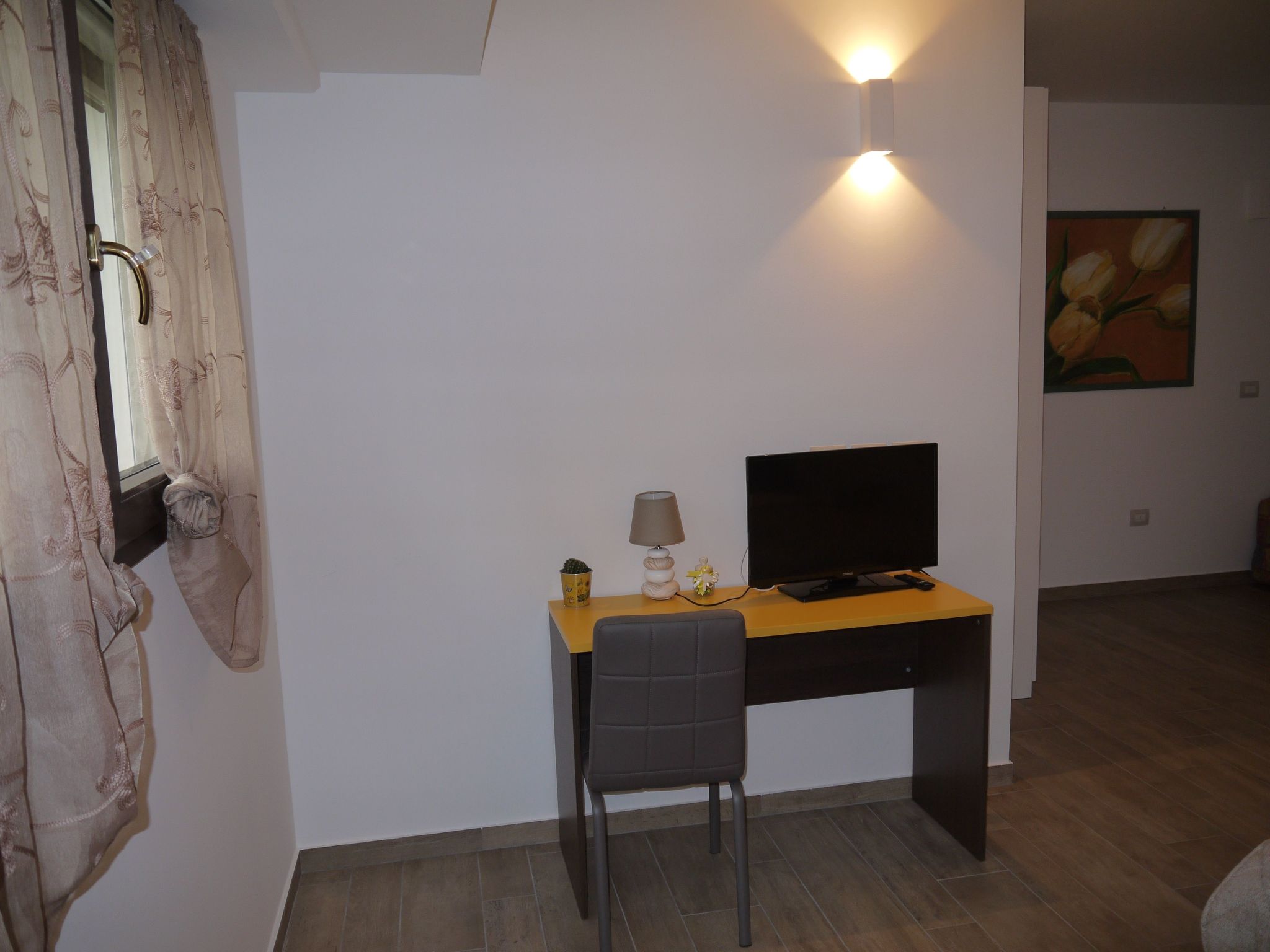 'Dear Peace on the Hill-Dedans