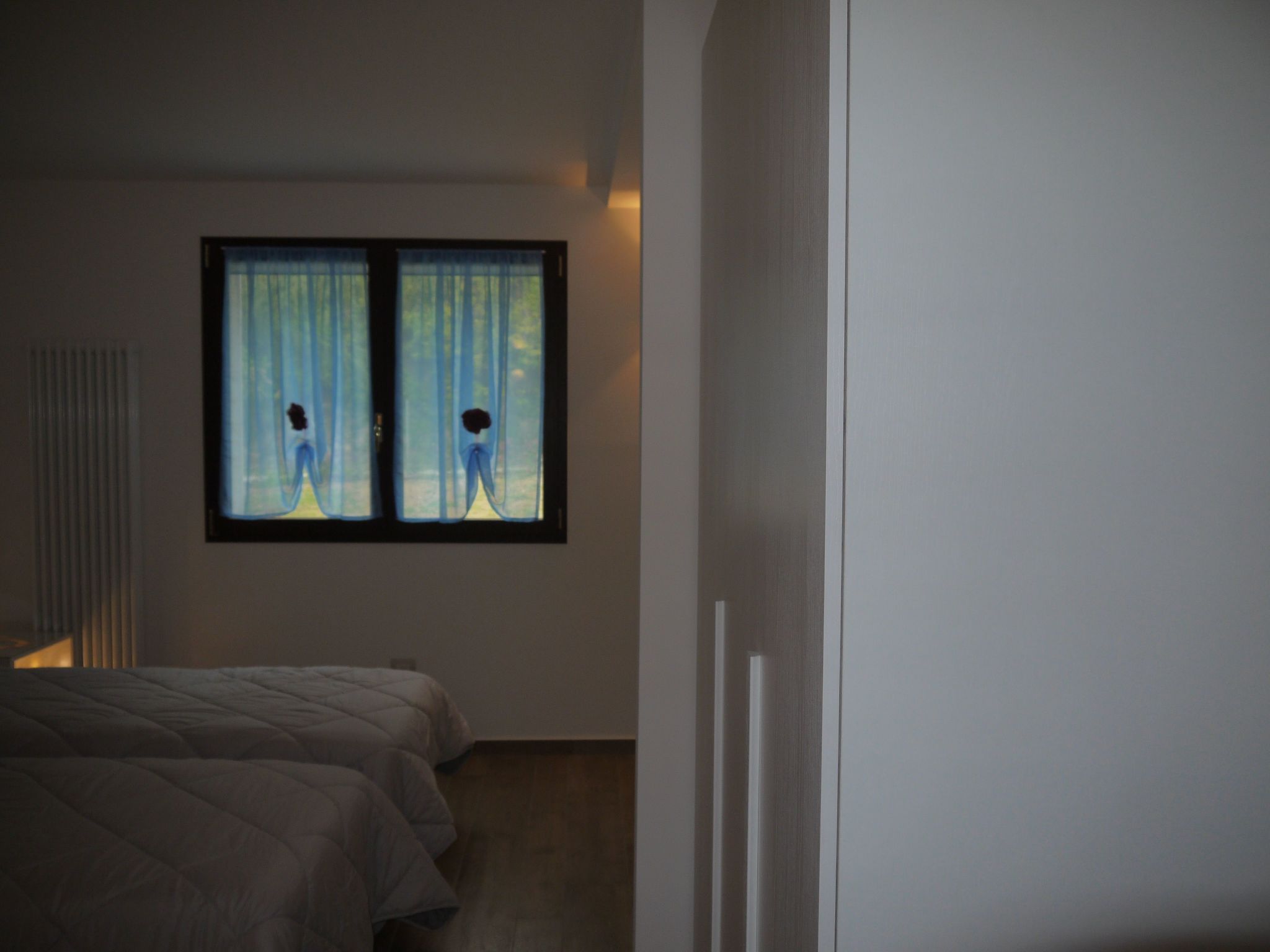 'Dear Peace on the Hill-Dedans