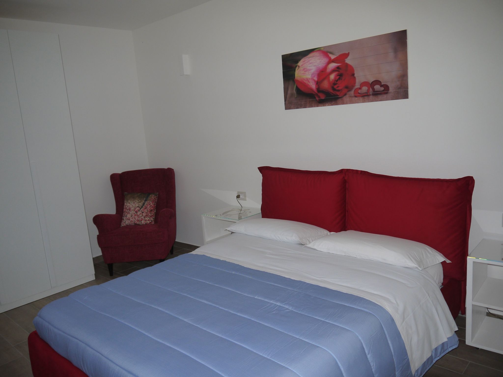 'Dear Peace on the Hill-Dedans