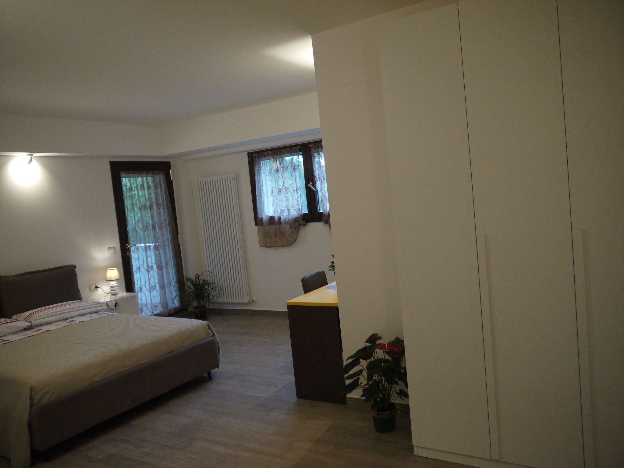 'Dear Peace on the Hill-Dedans