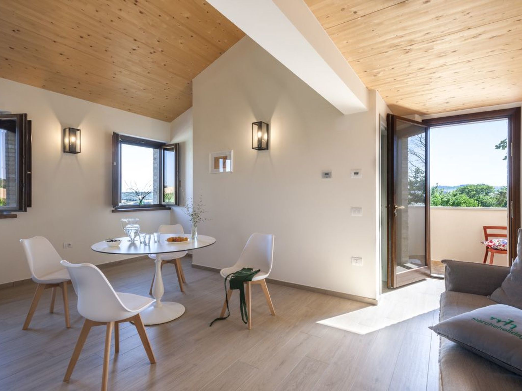 Villa i Gelsi Marche Urlaub, privater Pool-Binnen