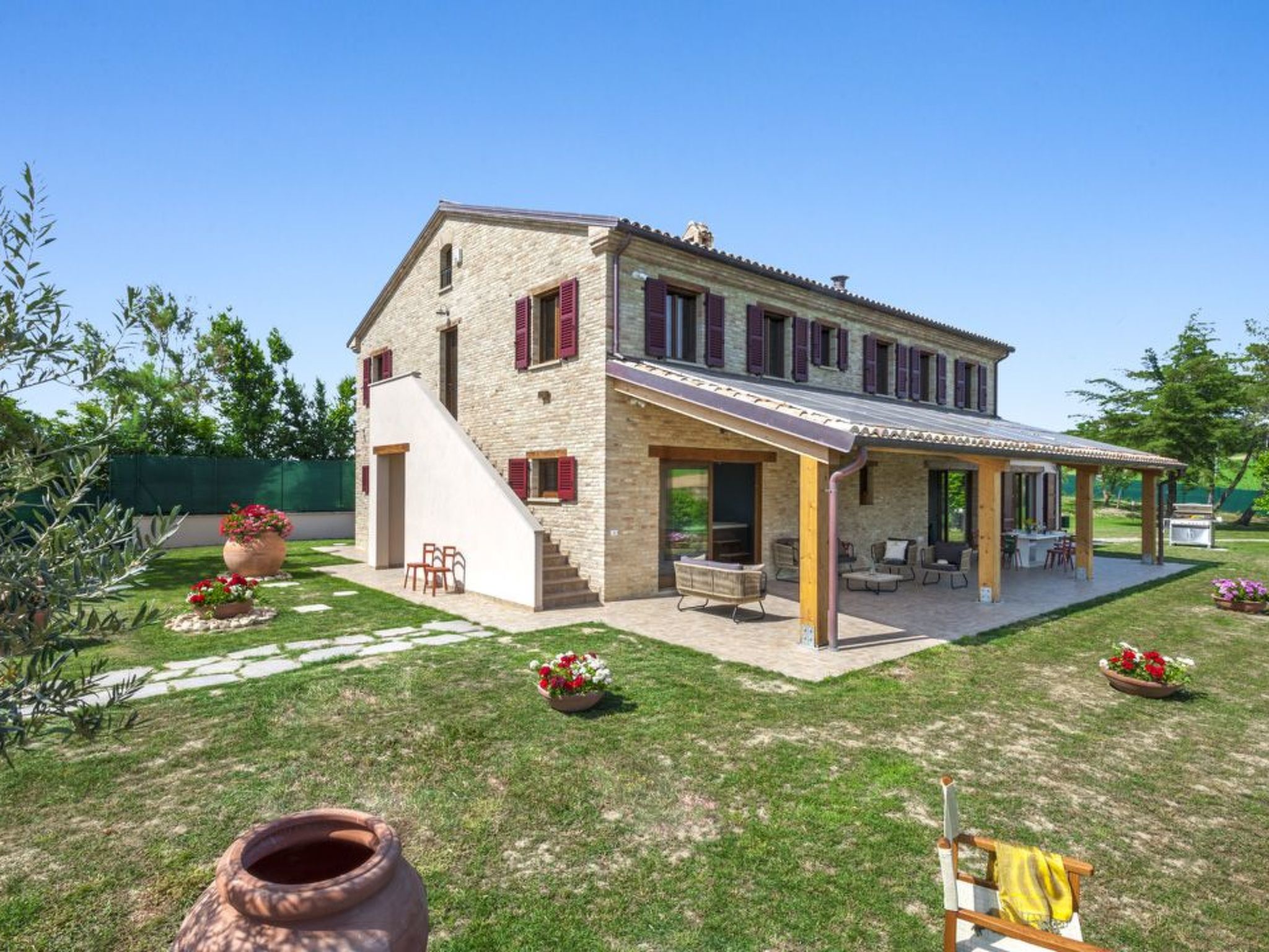 Villa i Gelsi Marche Urlaub, privater Pool-Binnen