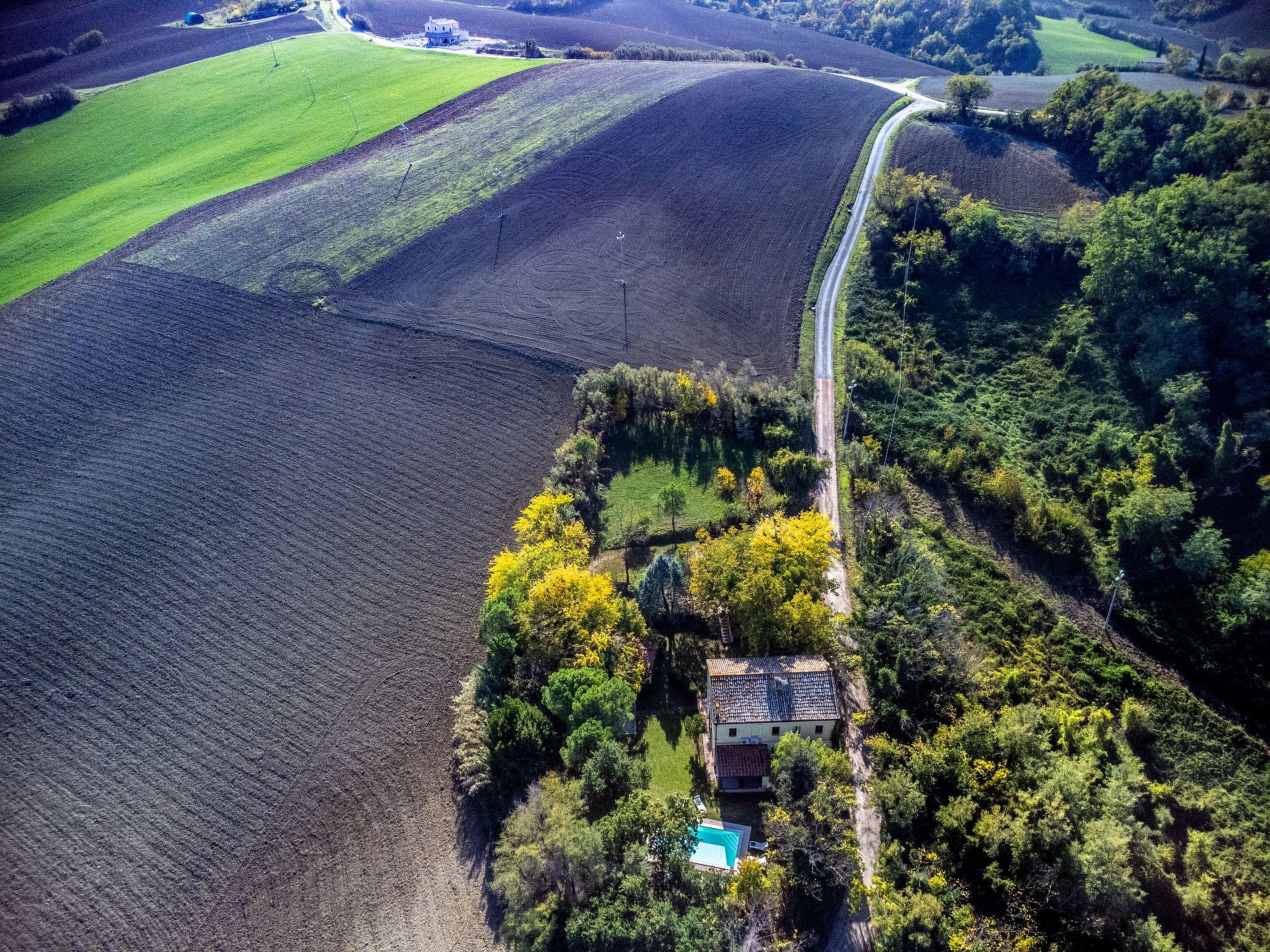 Licht unter den Buchen, Marche Urlaub, privater Pool-Dedans