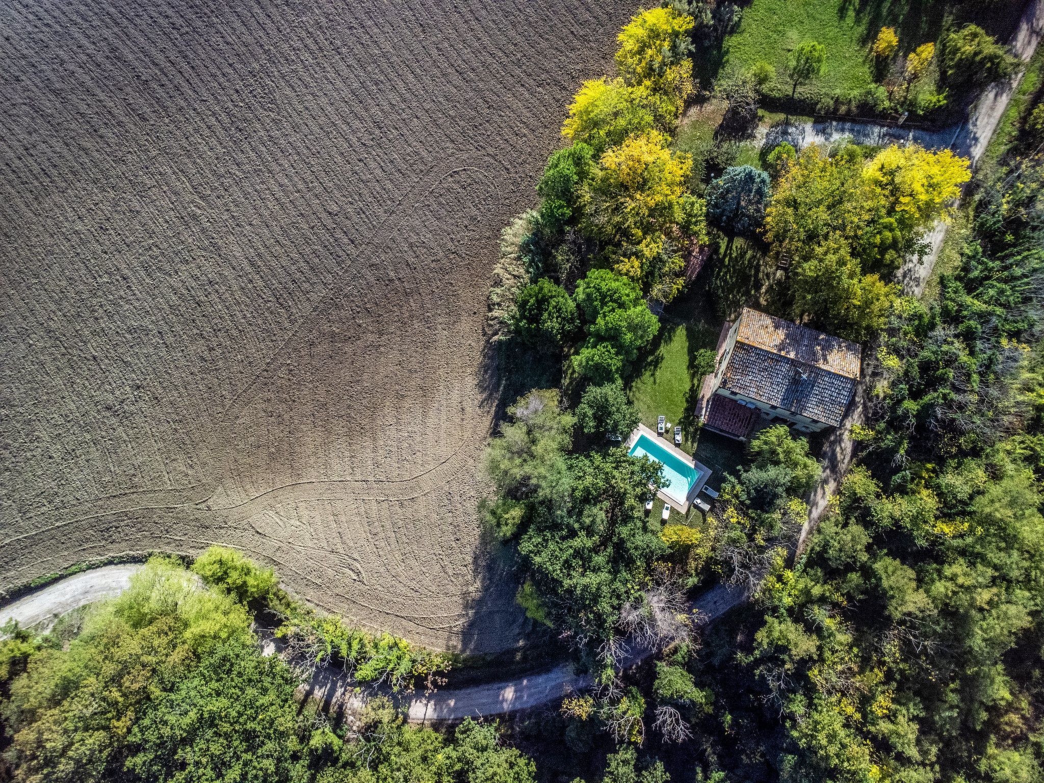 Licht unter den Buchen, Marche Urlaub, privater Pool-Dedans